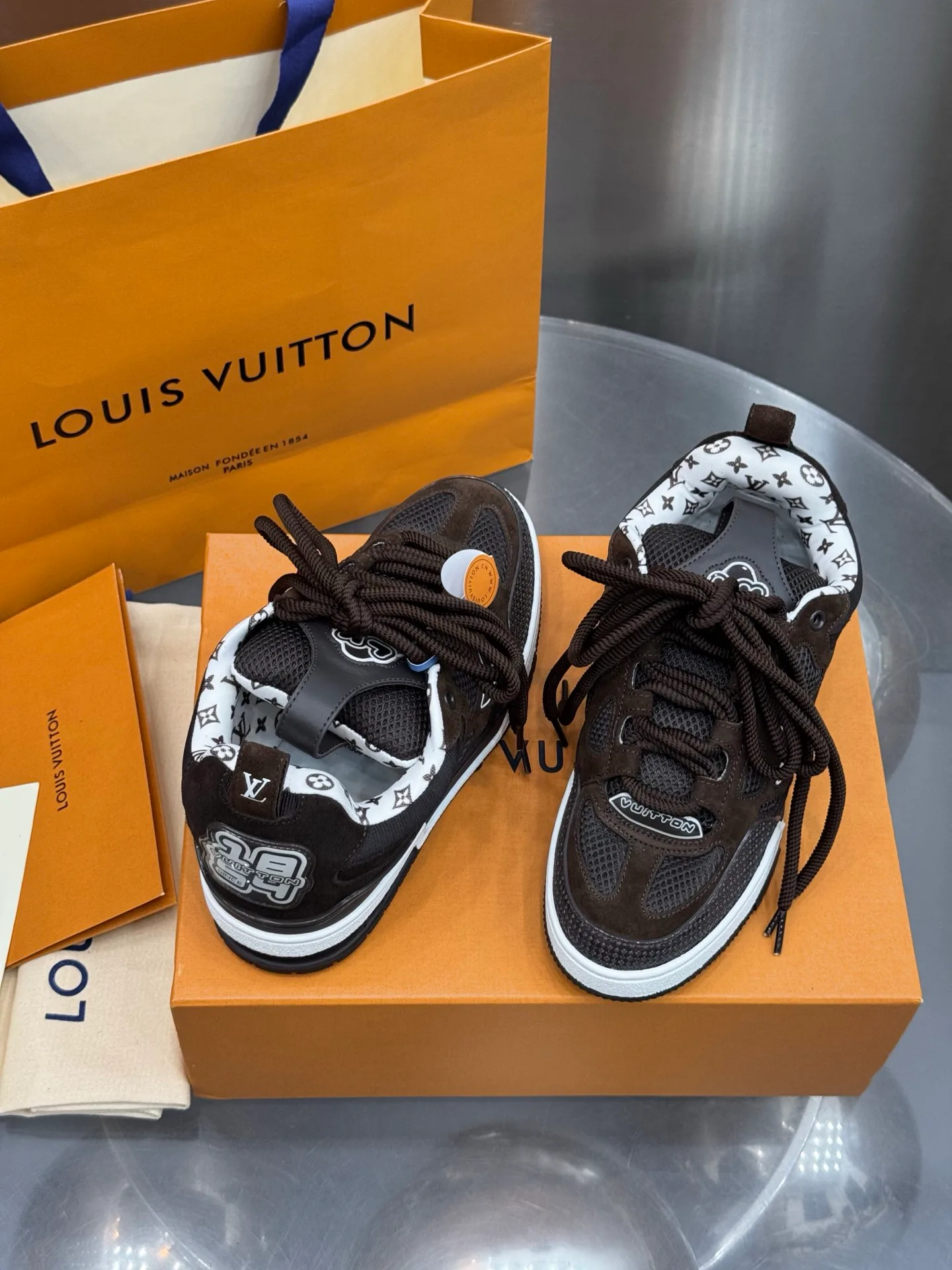 Кроссовки Мужские Louis Vuitton 19073409