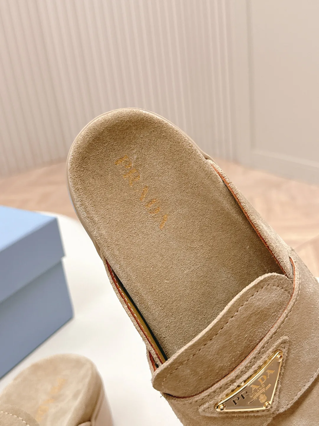 Мюли И Сабо Женские Prada 9499