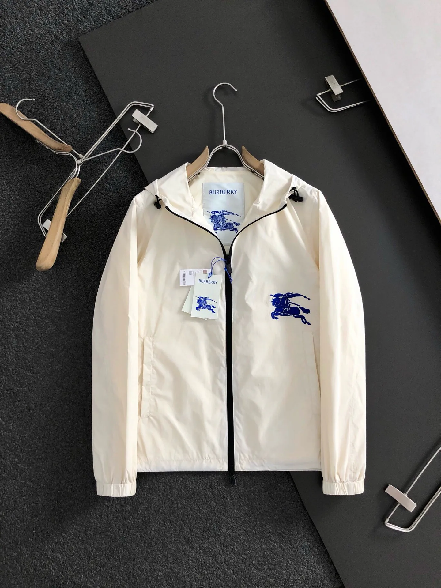 Куртки И Пуховики Женские Burberry 11595337