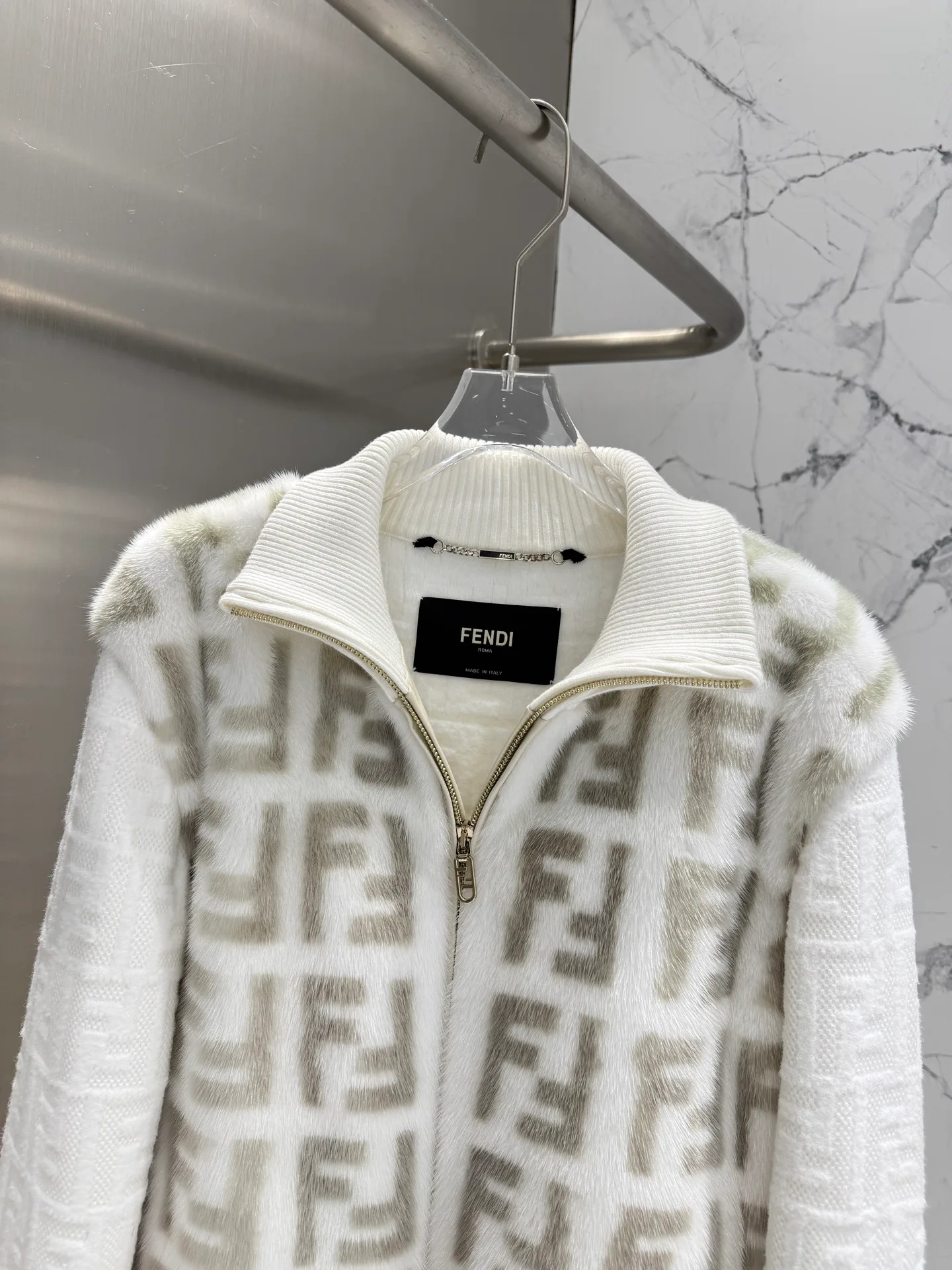 Куртки И Пуховики Женские Fendi 785684