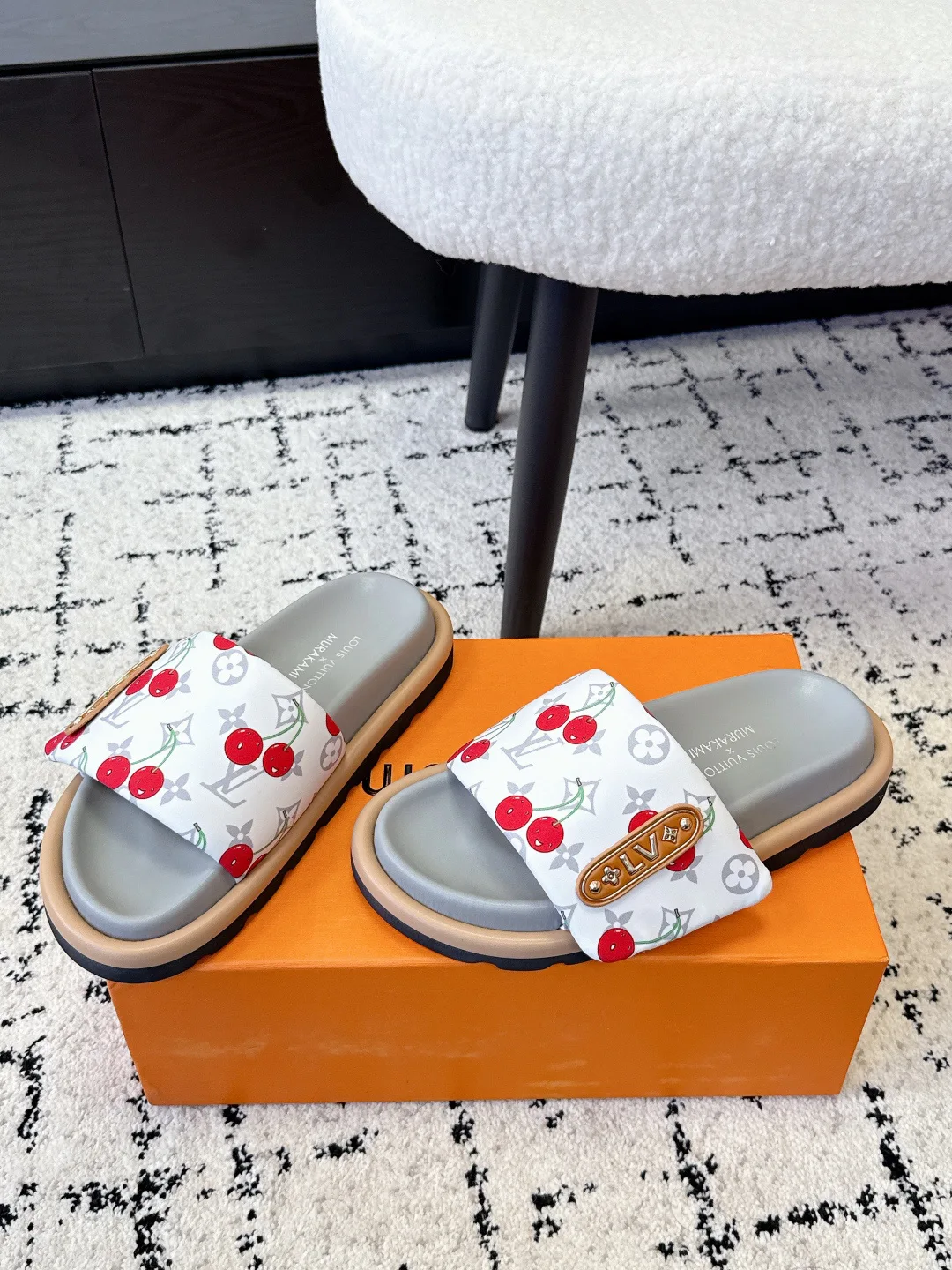 Шлепанцы Женские Louis Vuitton 1752818