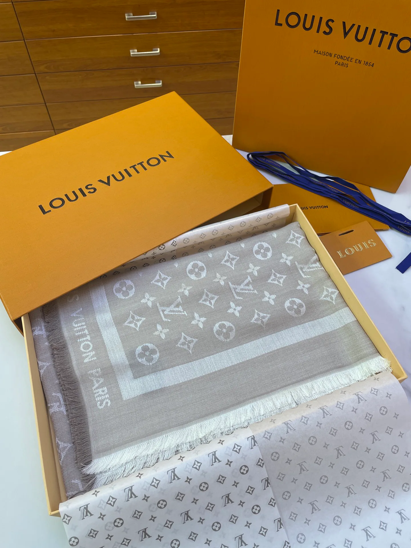 Шарфы Louis Vuitton 17928307
