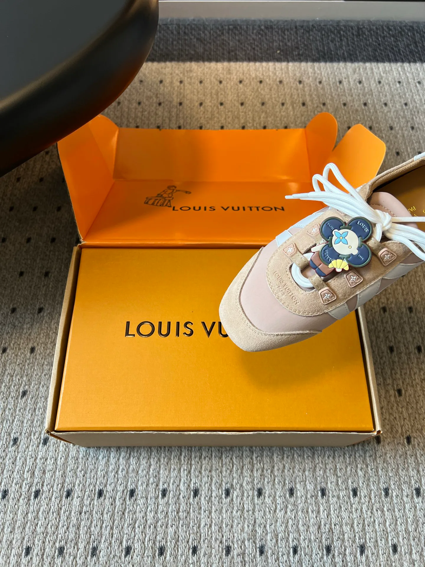 Кроссовки Женские Louis Vuitton 14120281