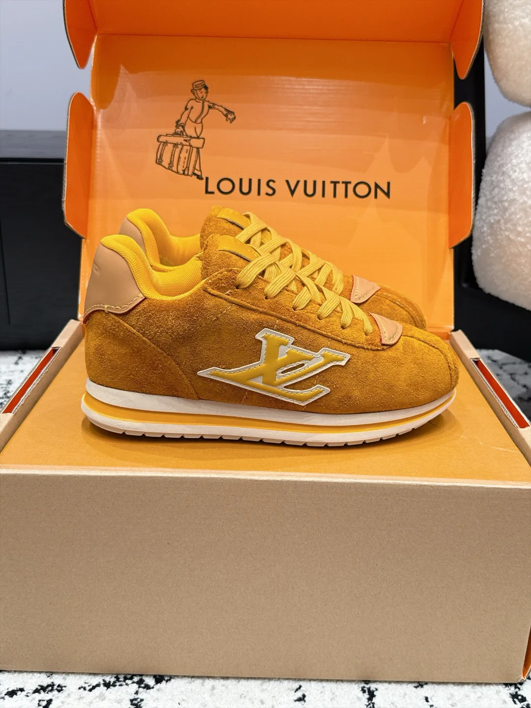 Кроссовки Женские Louis Vuitton 18406463
