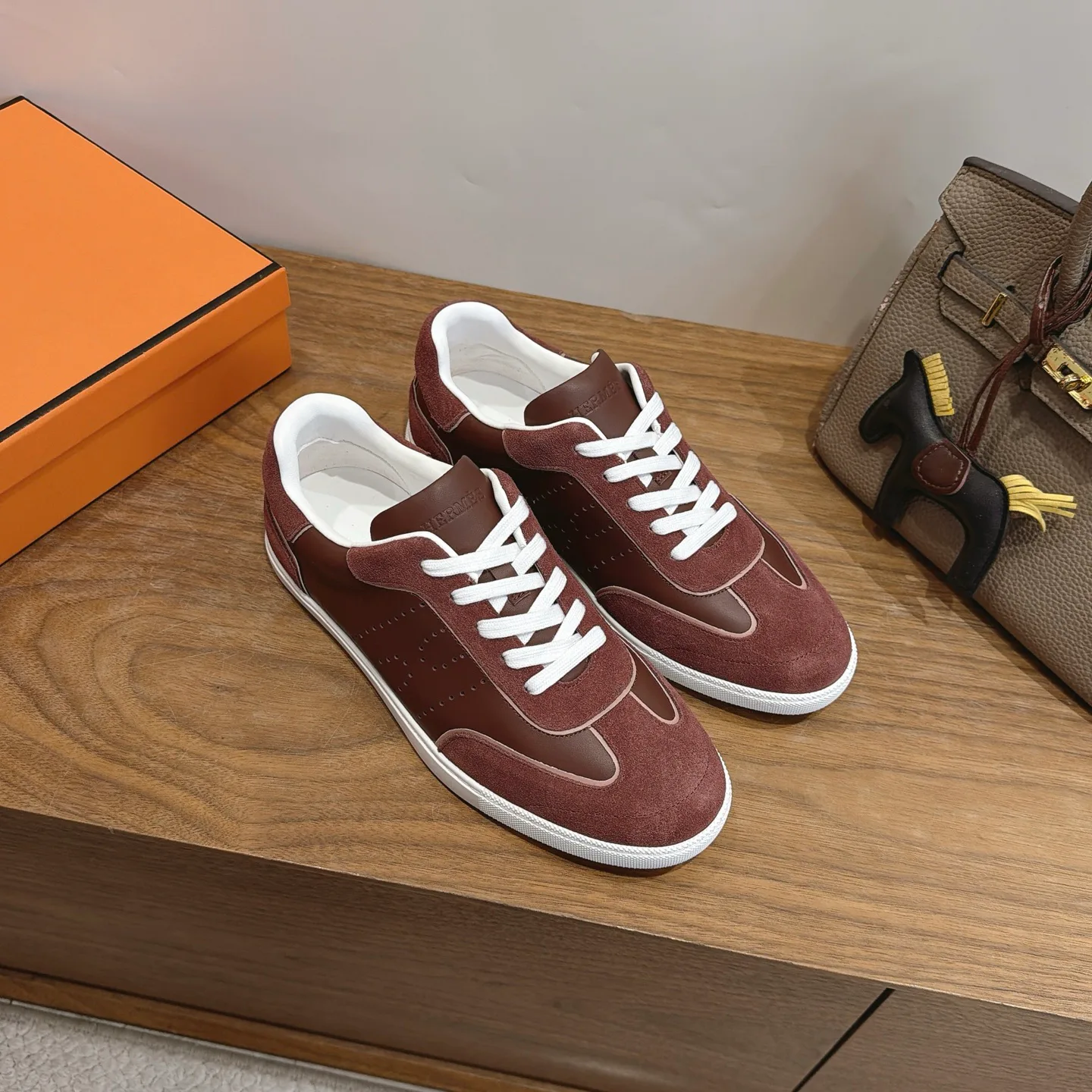 Кроссовки Женские Hermes 18230939