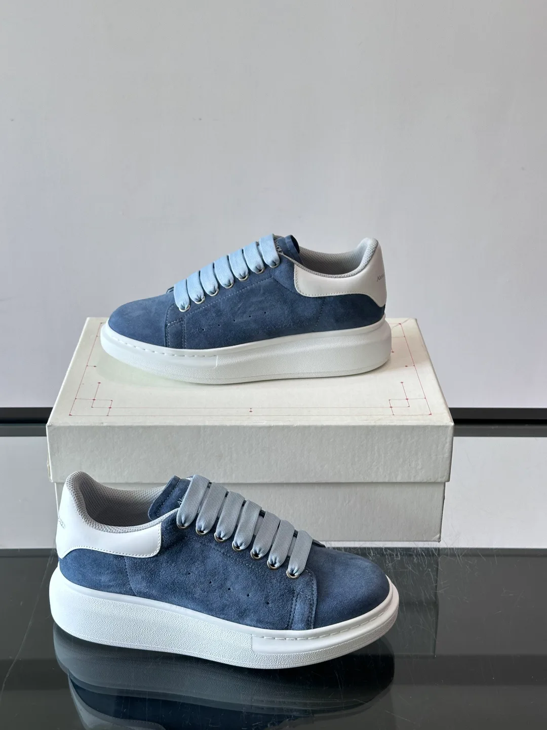 Кроссовки Женские Alexander Mcqueen 17447548