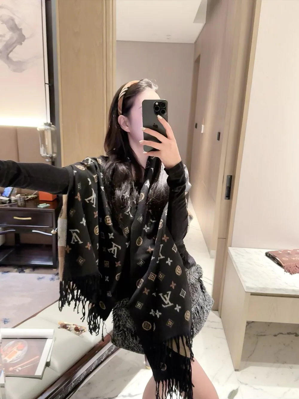 Шарфы Louis Vuitton 18002812