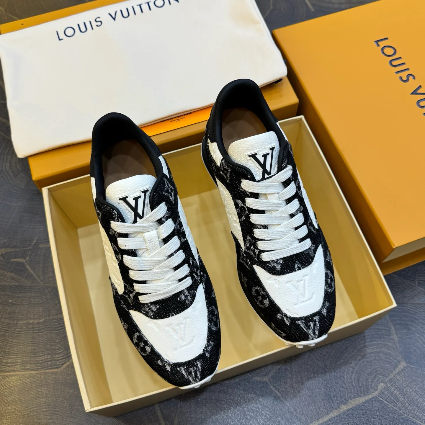 Кроссовки Женские Louis Vuitton 17429011