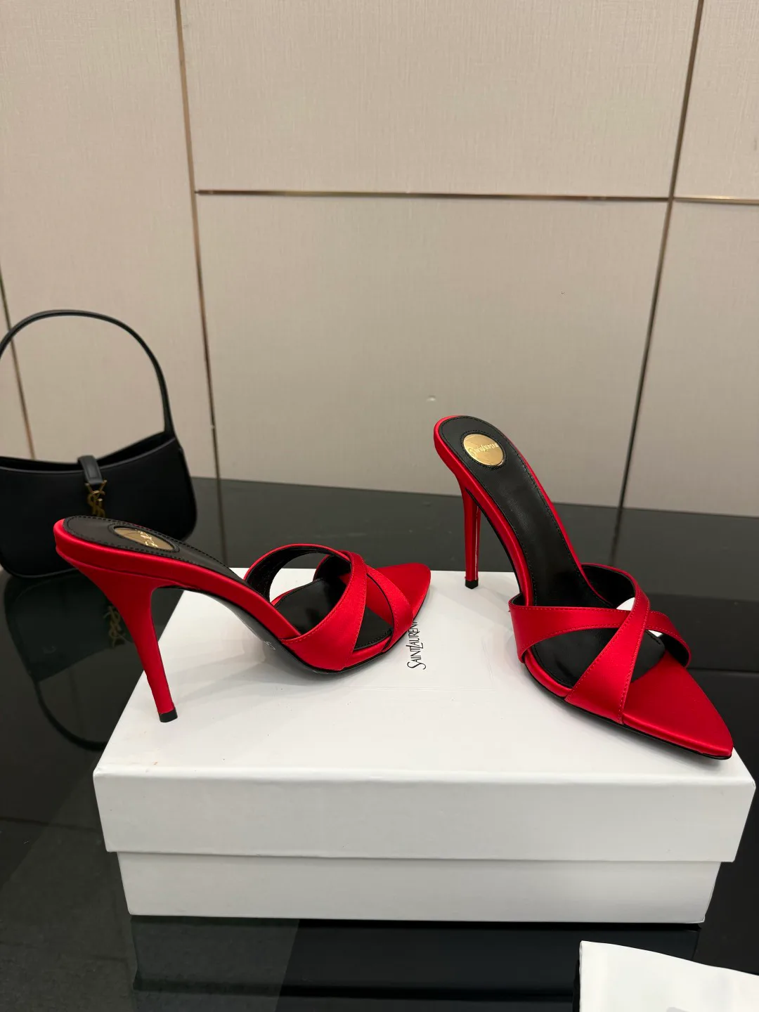 Босоножки Женские Saint Laurent 11409894