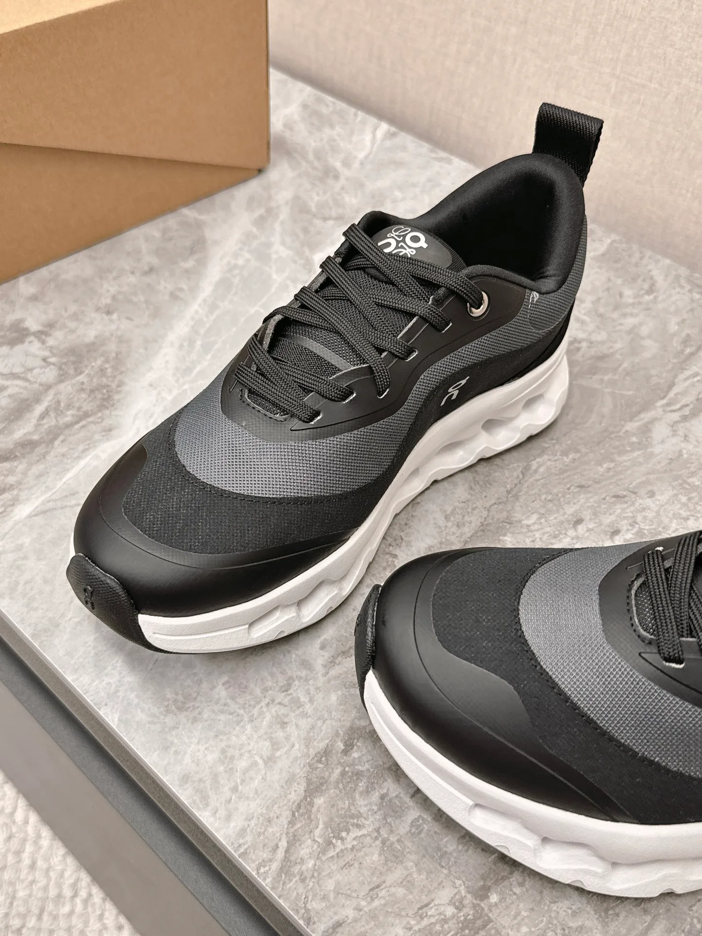 Кроссовки Женские Loewe 22135