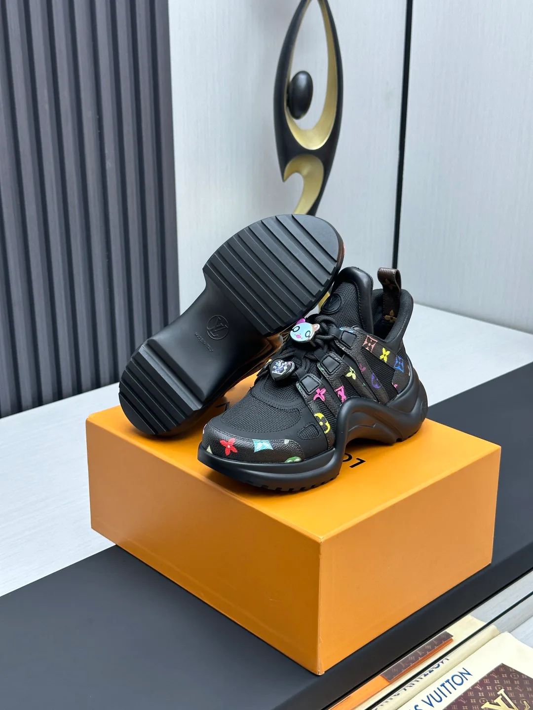 Кроссовки Женские Louis Vuitton 18212000