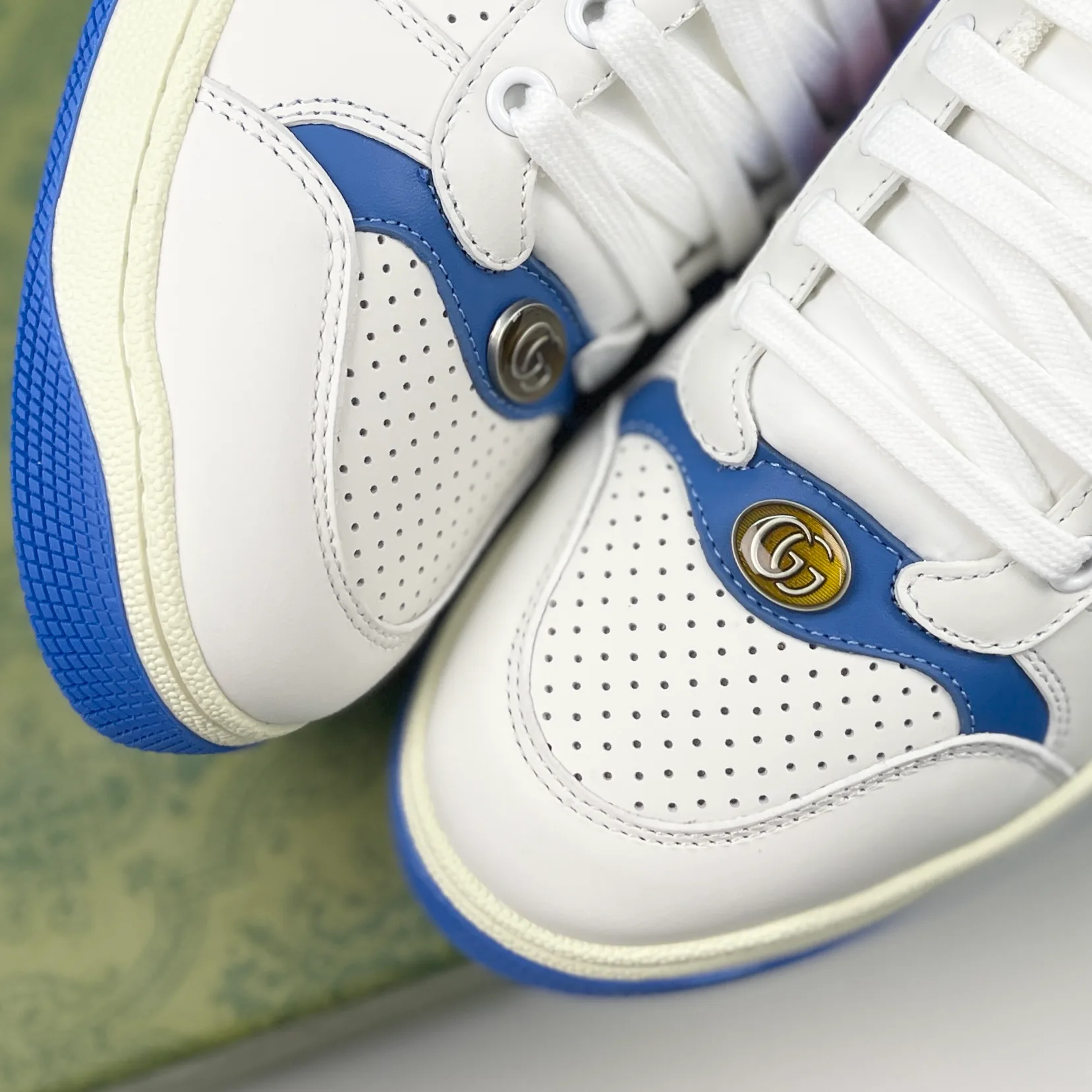 Кроссовки Женские Gucci 425284