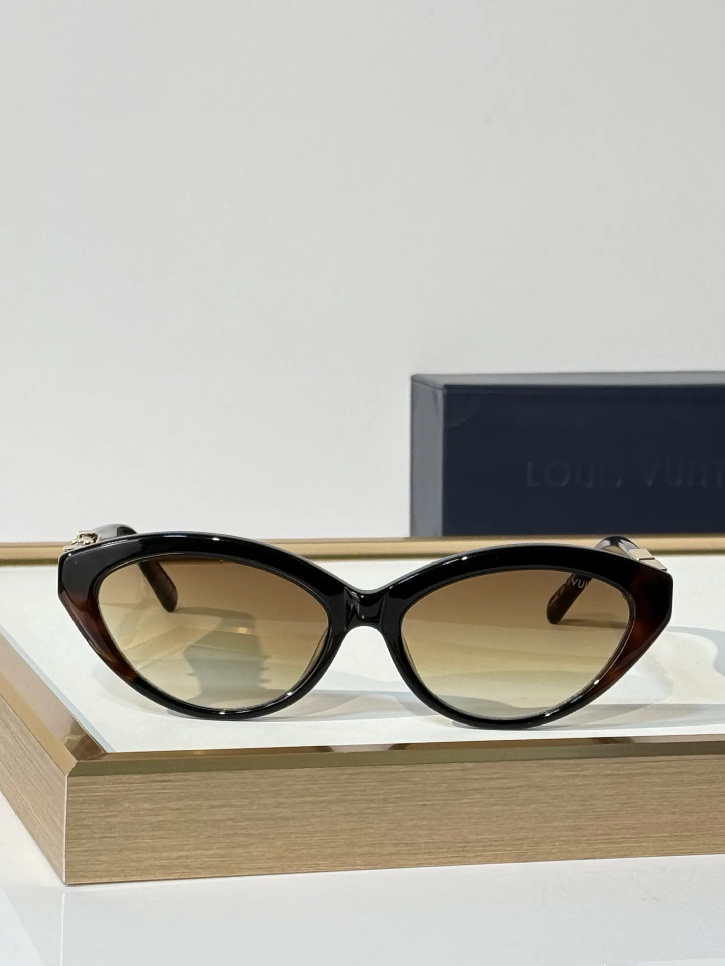 Очки Louis Vuitton 18117698