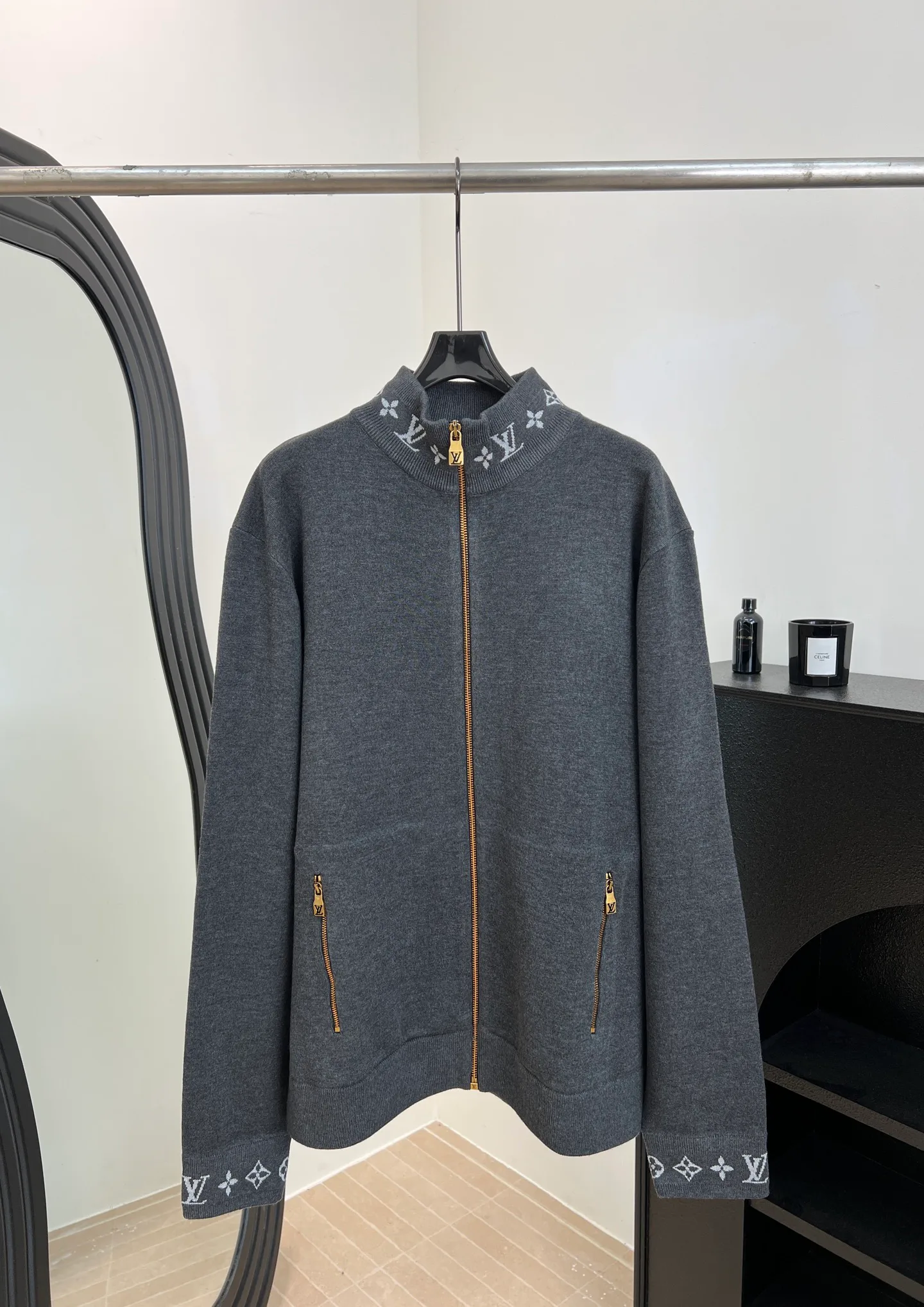Куртки И Пуховики Женские Louis Vuitton 1270923