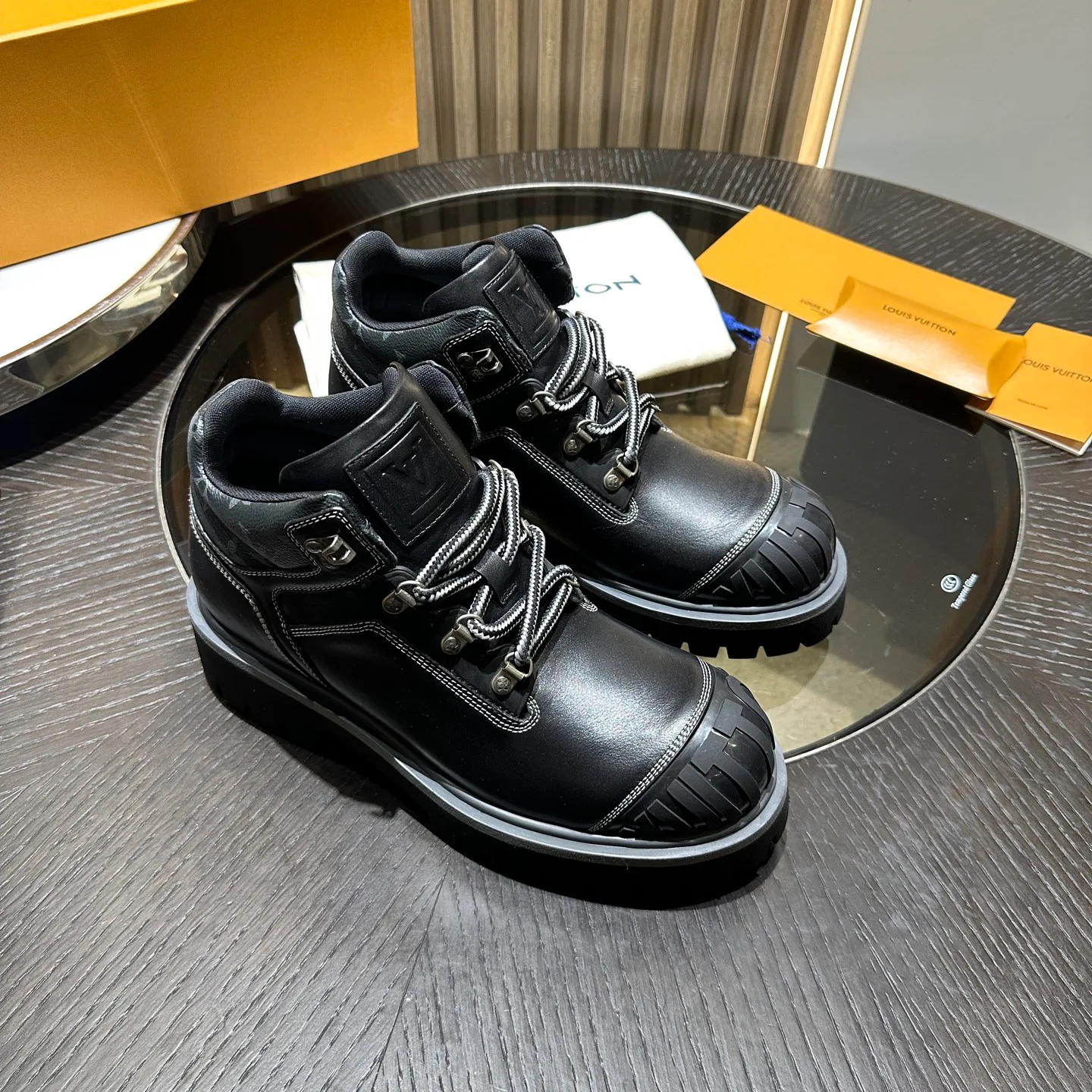 Ботинки Мужские Louis Vuitton 19033182