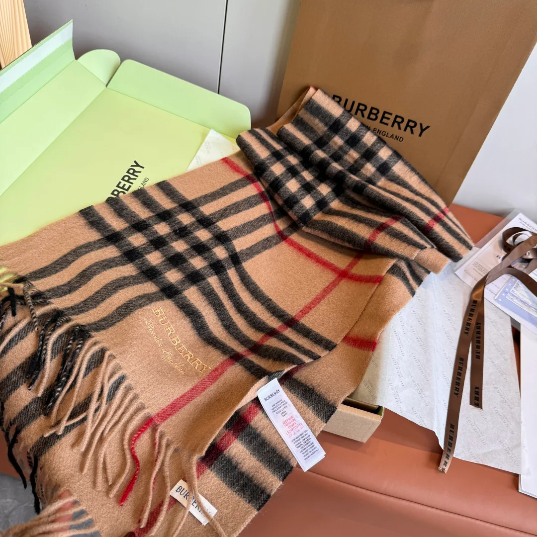 Шарфы Burberry 4549911