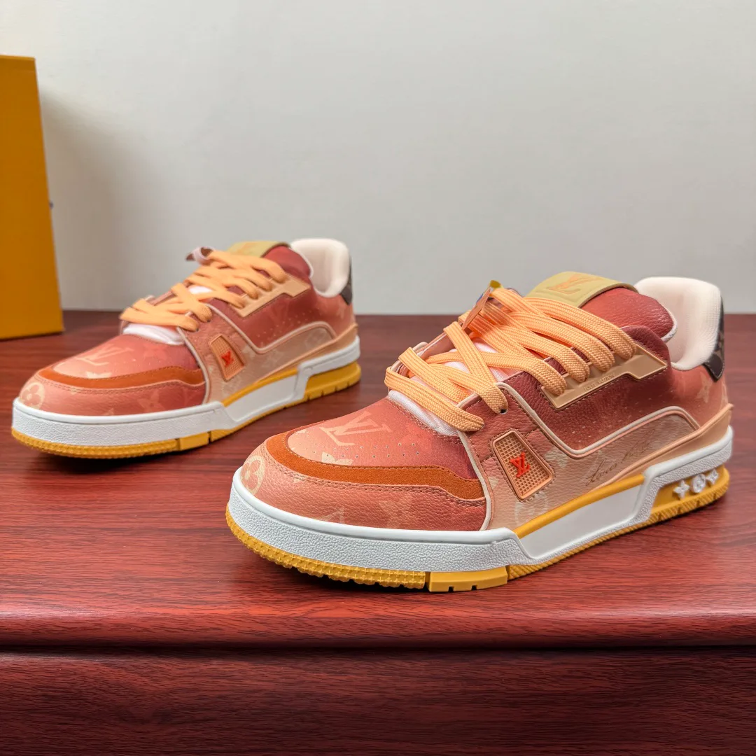 Кроссовки Женские Louis Vuitton 12209521