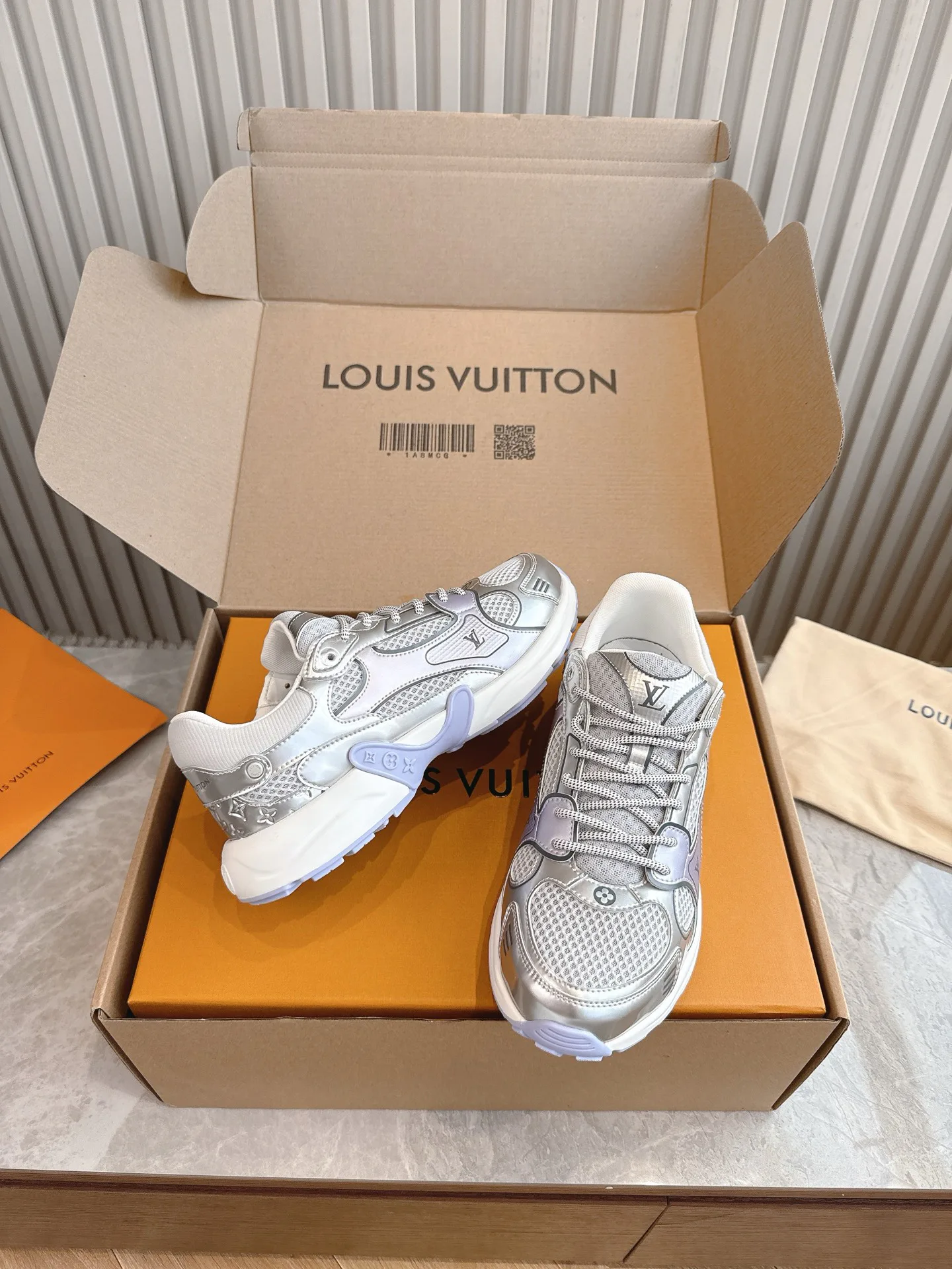 Кроссовки Мужские Louis Vuitton 8979806