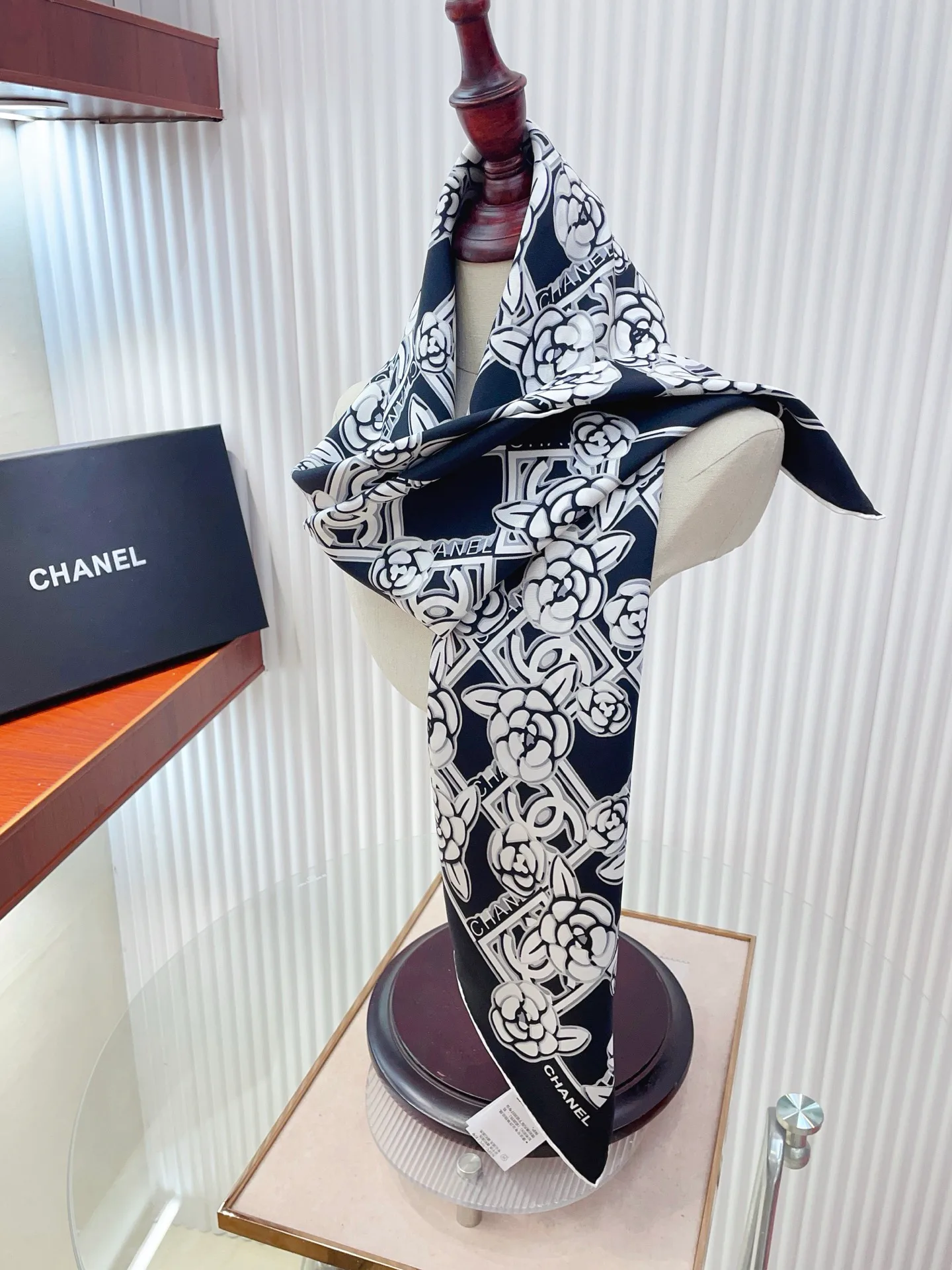 Платки Chanel 13119739