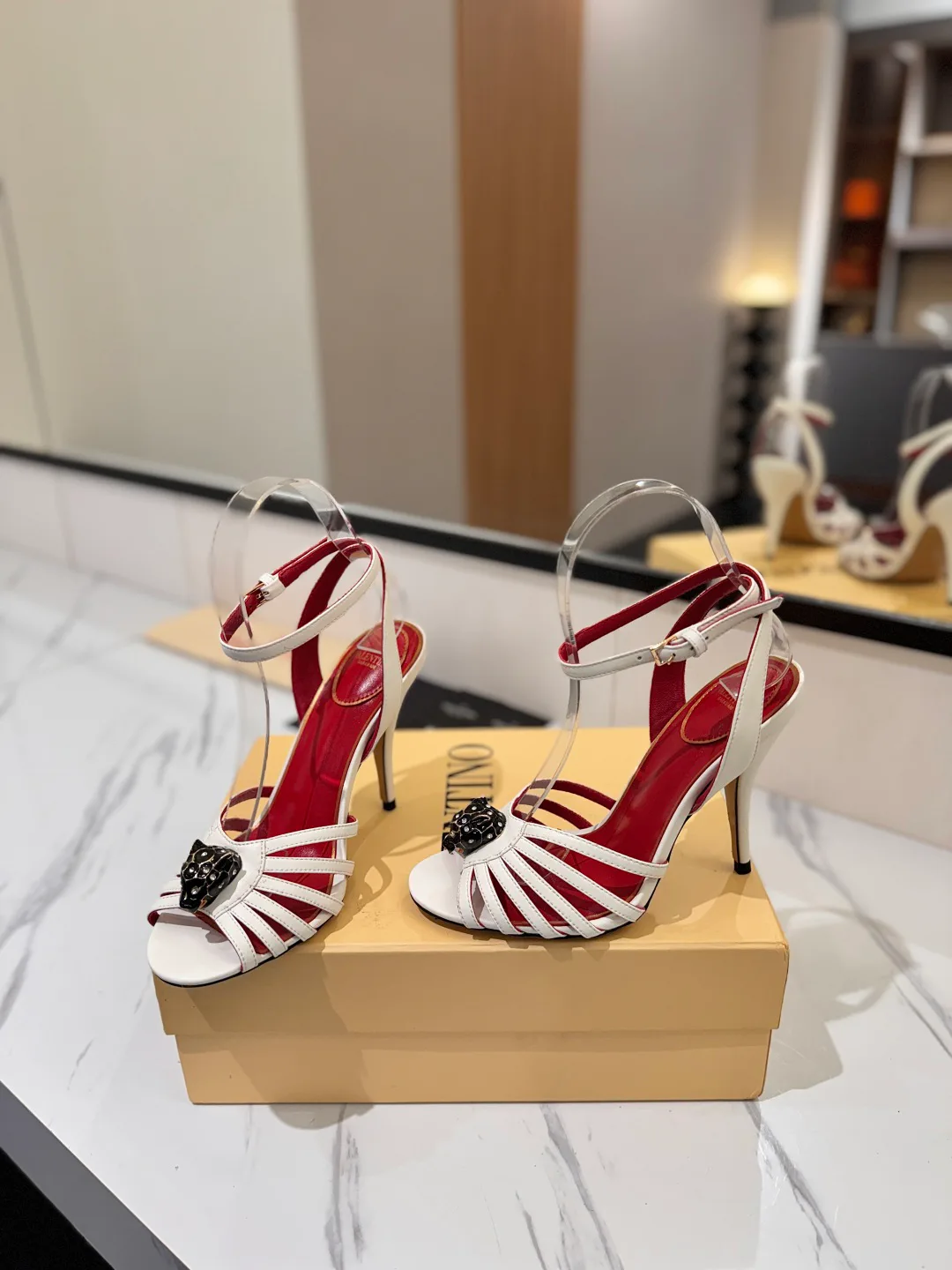 Босоножки Женские Valentino 18764265
