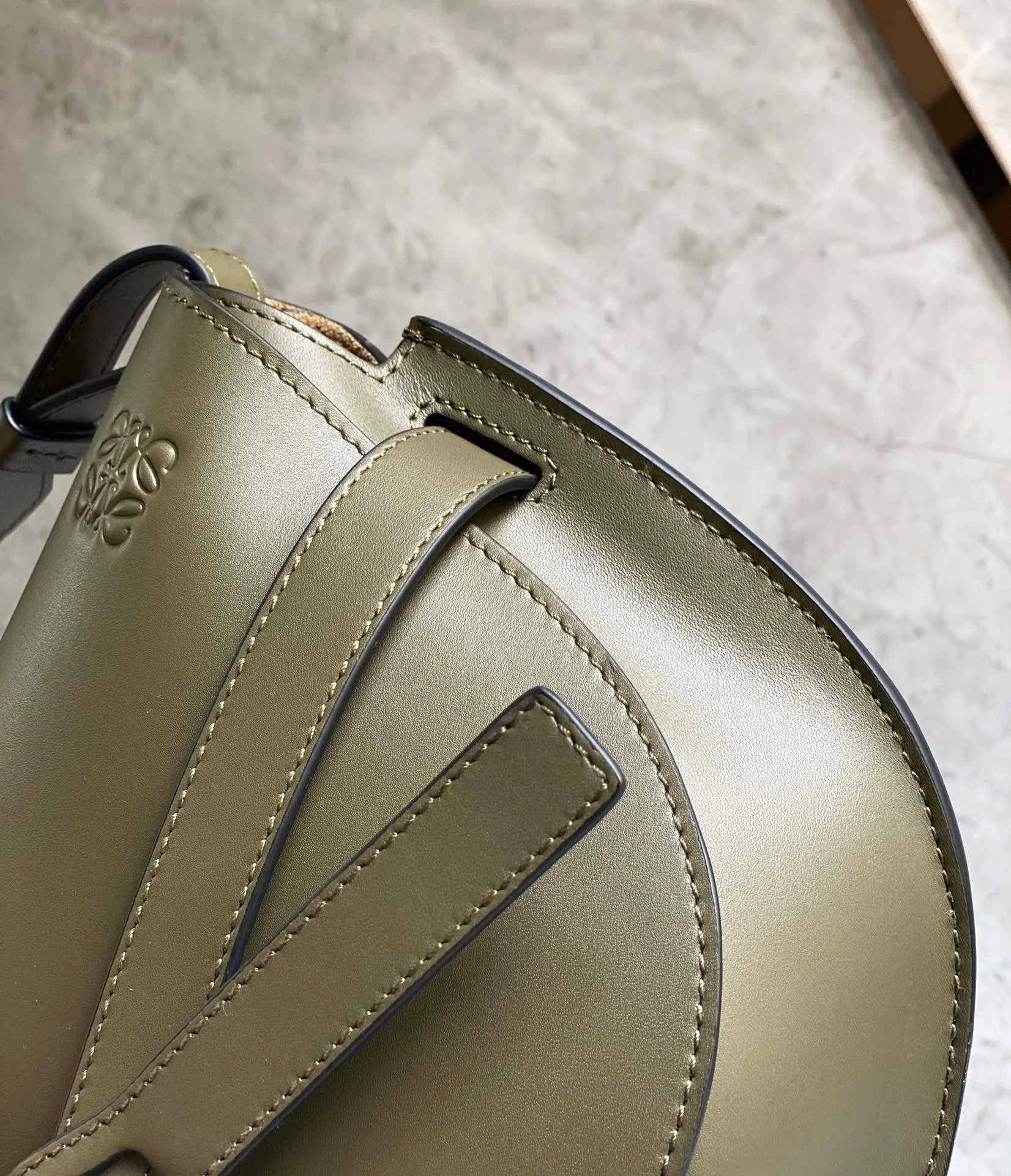 Сумки На Ремне Женские Loewe 11402884