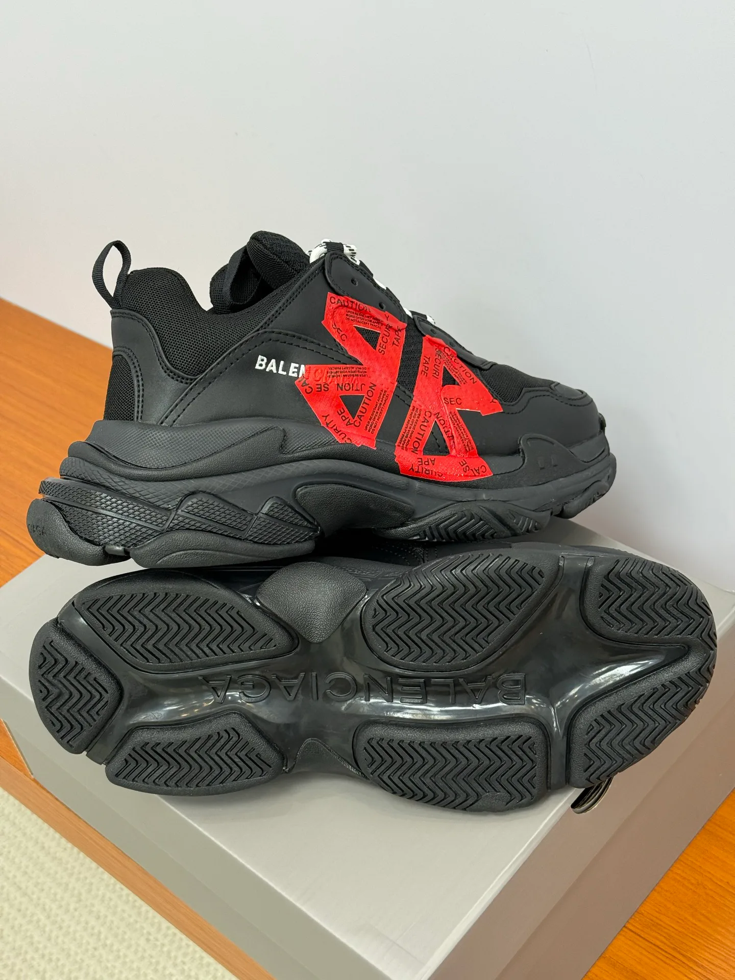 Кроссовки Женские Balenciaga 11567494