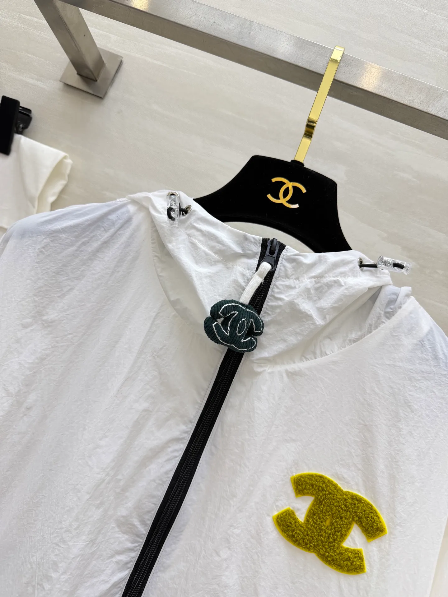 Куртки И Пуховики Женские Chanel 11568137