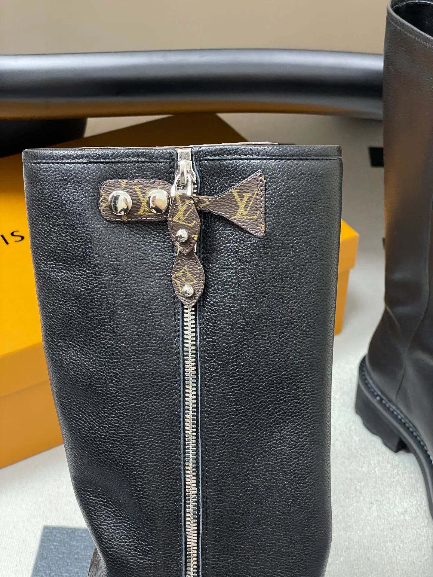 Сапоги Женские Louis Vuitton 18388126