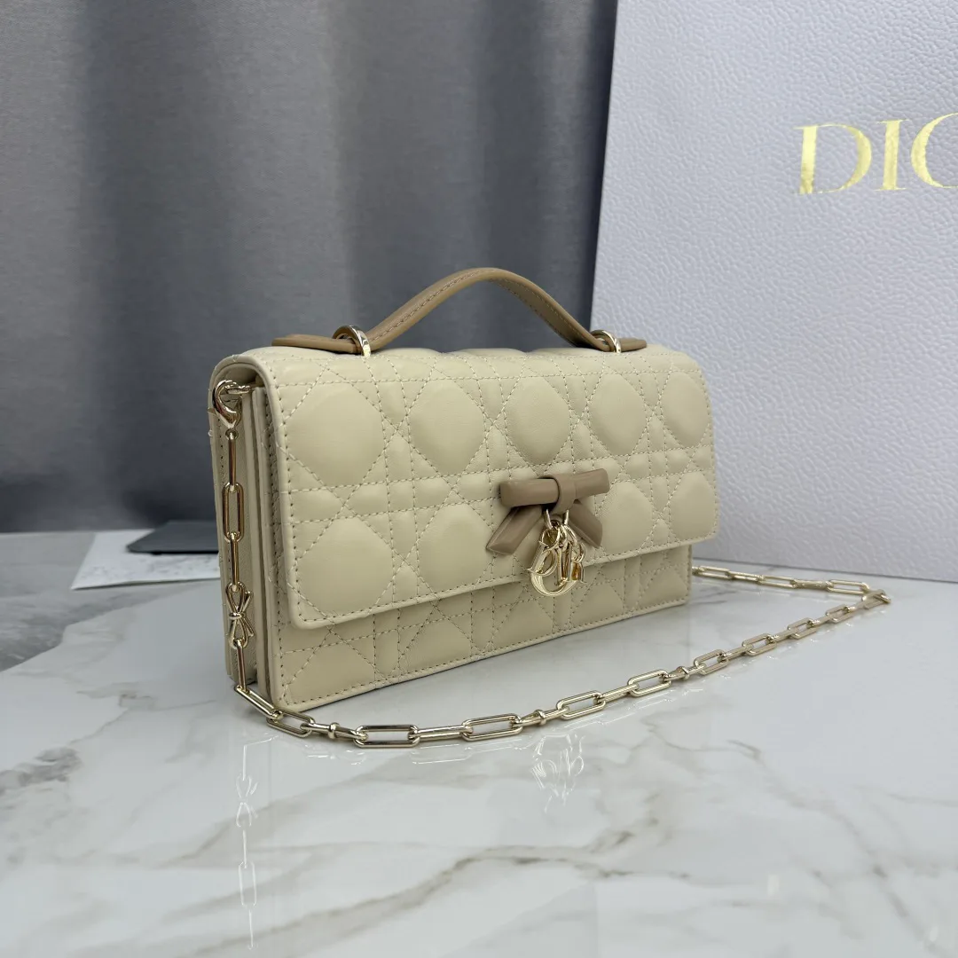 Классические Сумки Женские Christian Dior 12594753