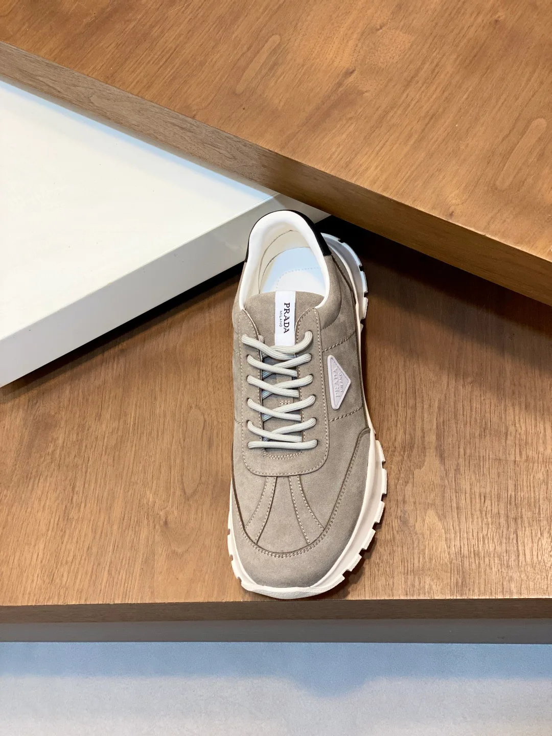 Кроссовки Женские Prada 18274628