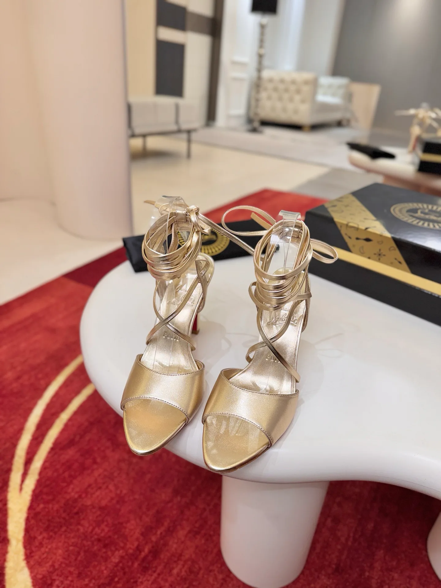 Босоножки Женские Christian Louboutin 19570906