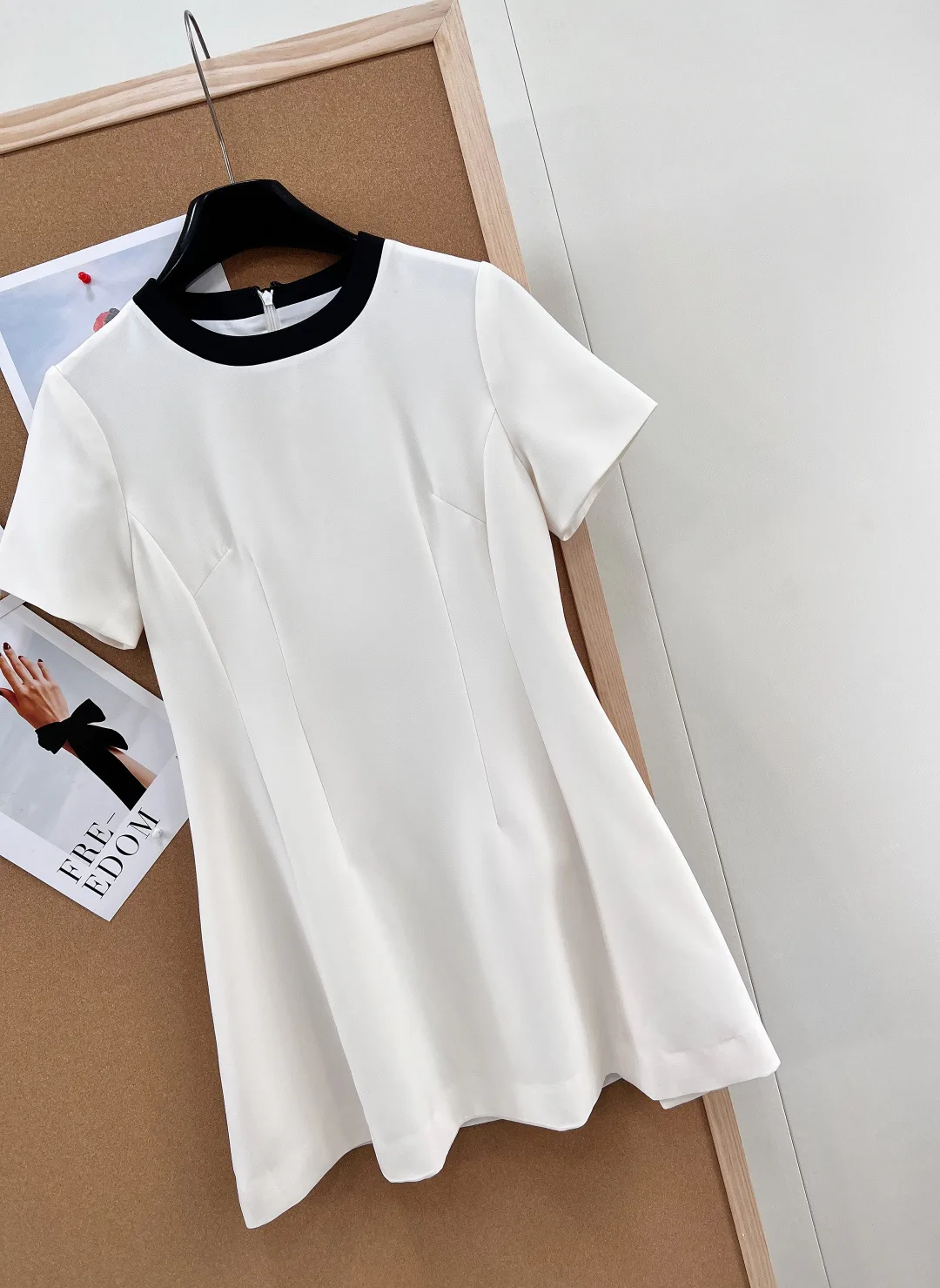 Платья Женские Valentino 11409534