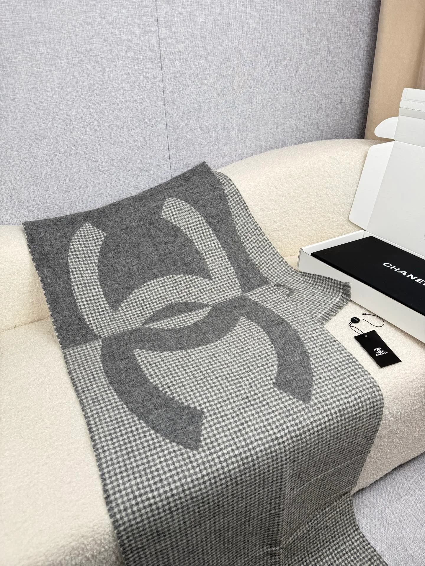 Шарфы Chanel 1305518