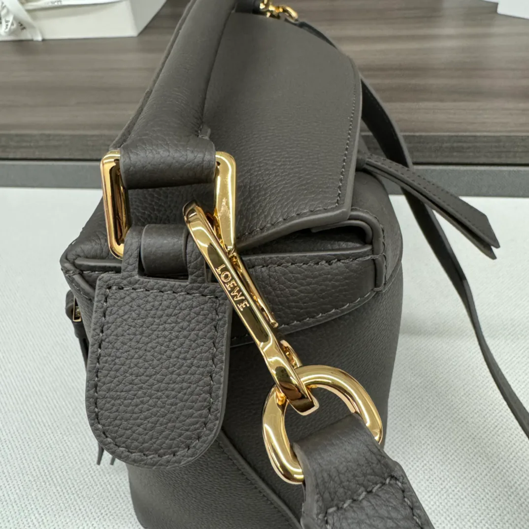 Классические Сумки Женские Loewe 11699868