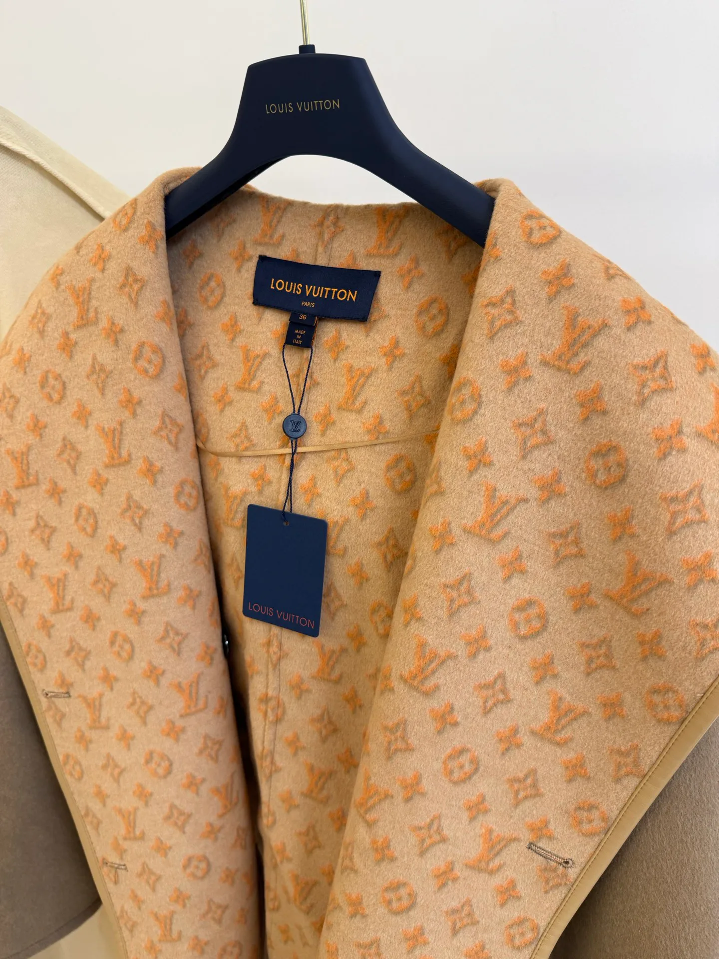 Пальто Женские Louis Vuitton 18601490