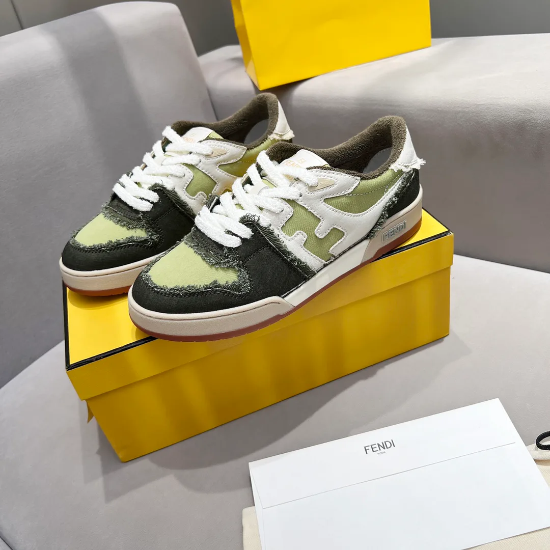 Кроссовки Женские Fendi 10432