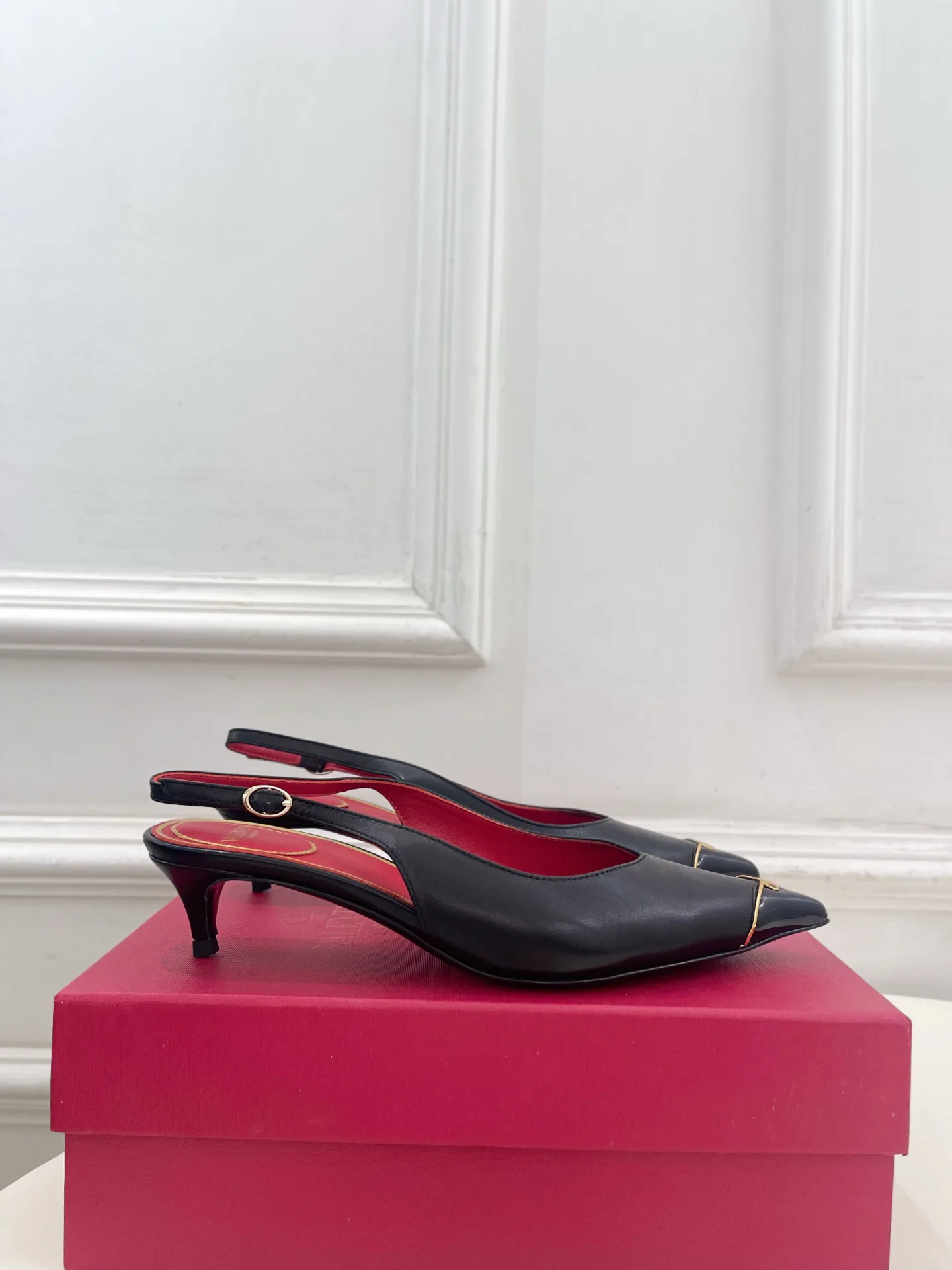 Босоножки Женские Valentino 17482673