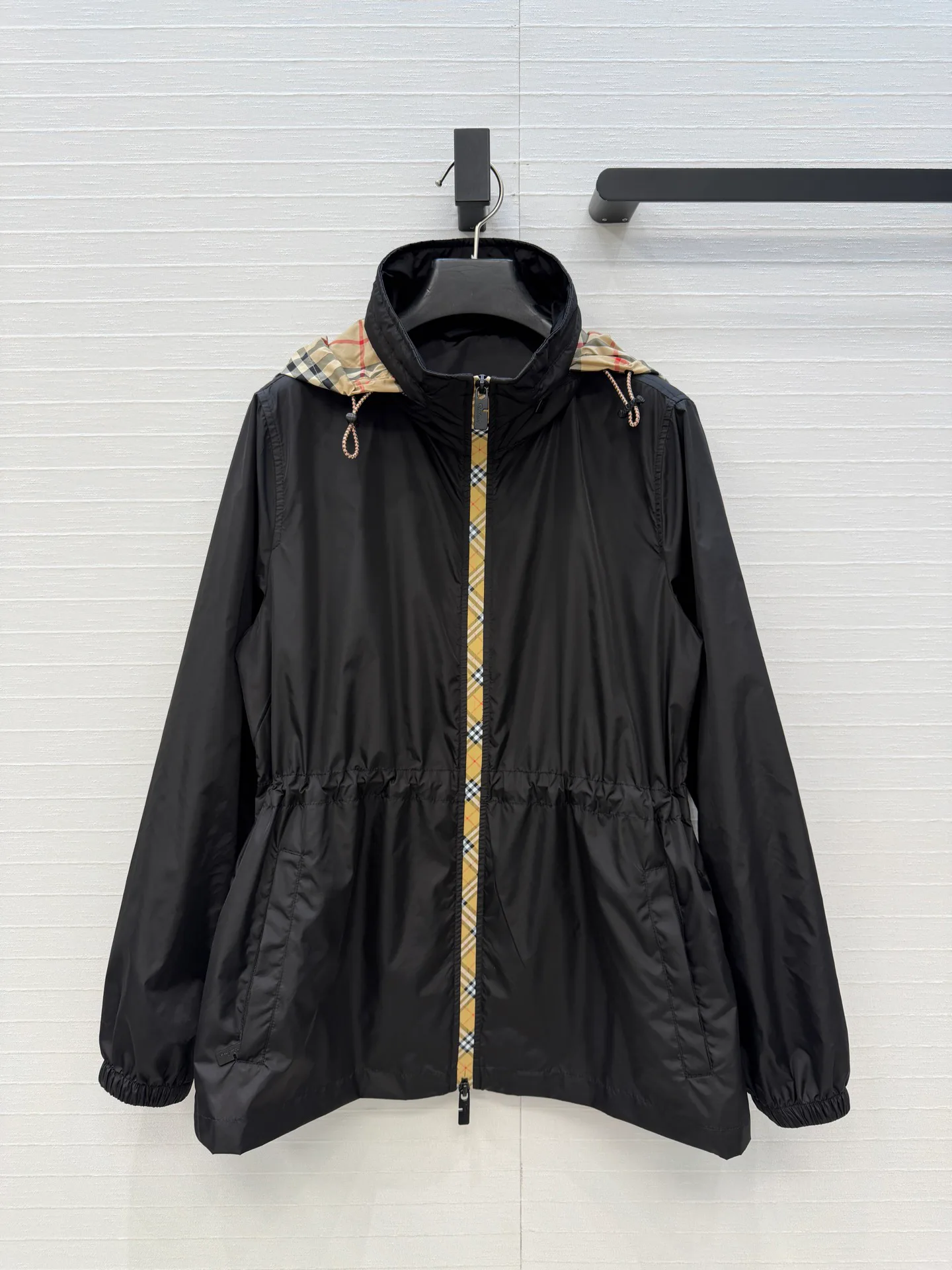 Куртки И Пуховики Женские Burberry 14650759