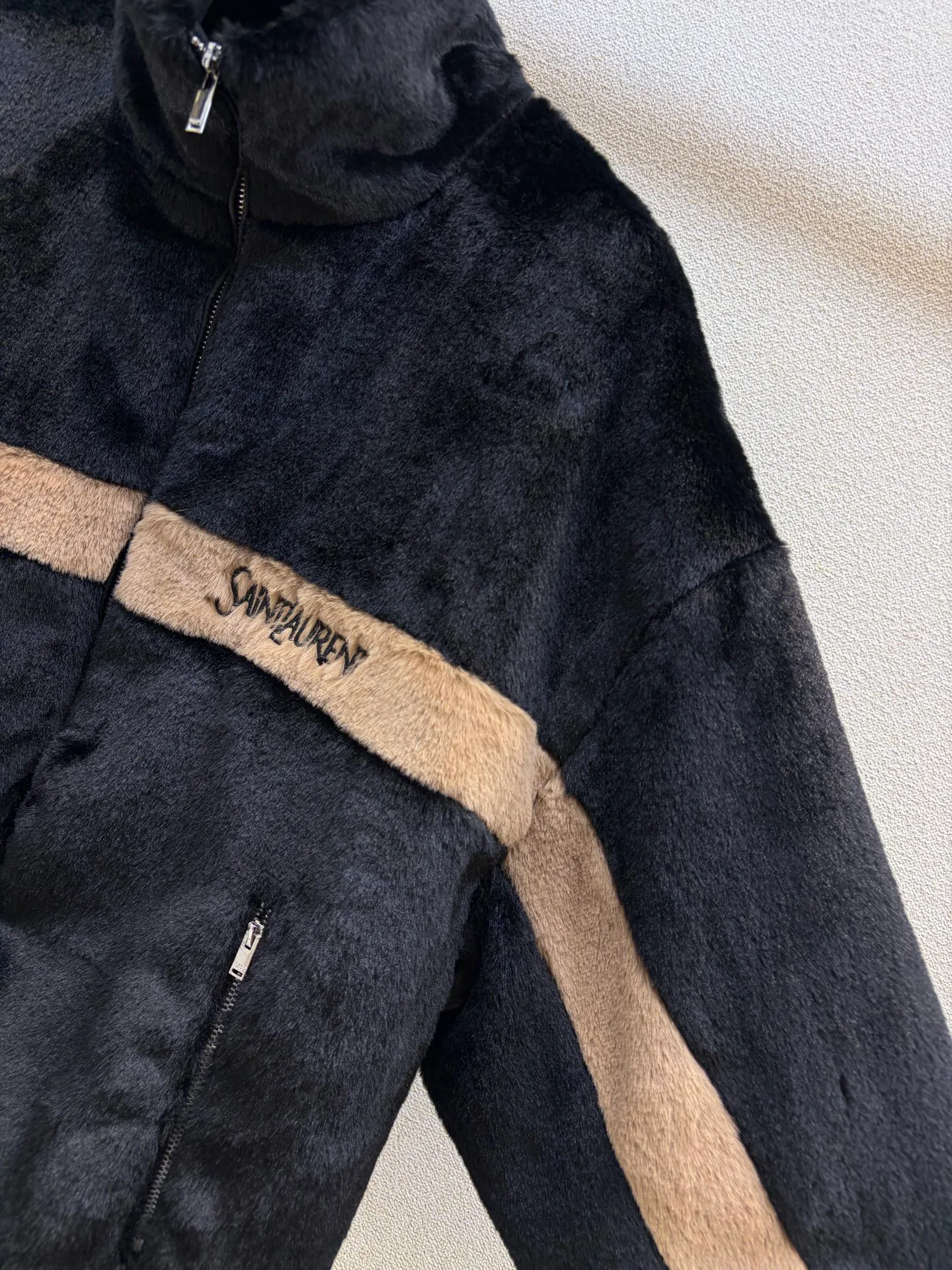 Куртки И Пуховики Женские Saint Laurent 18605893