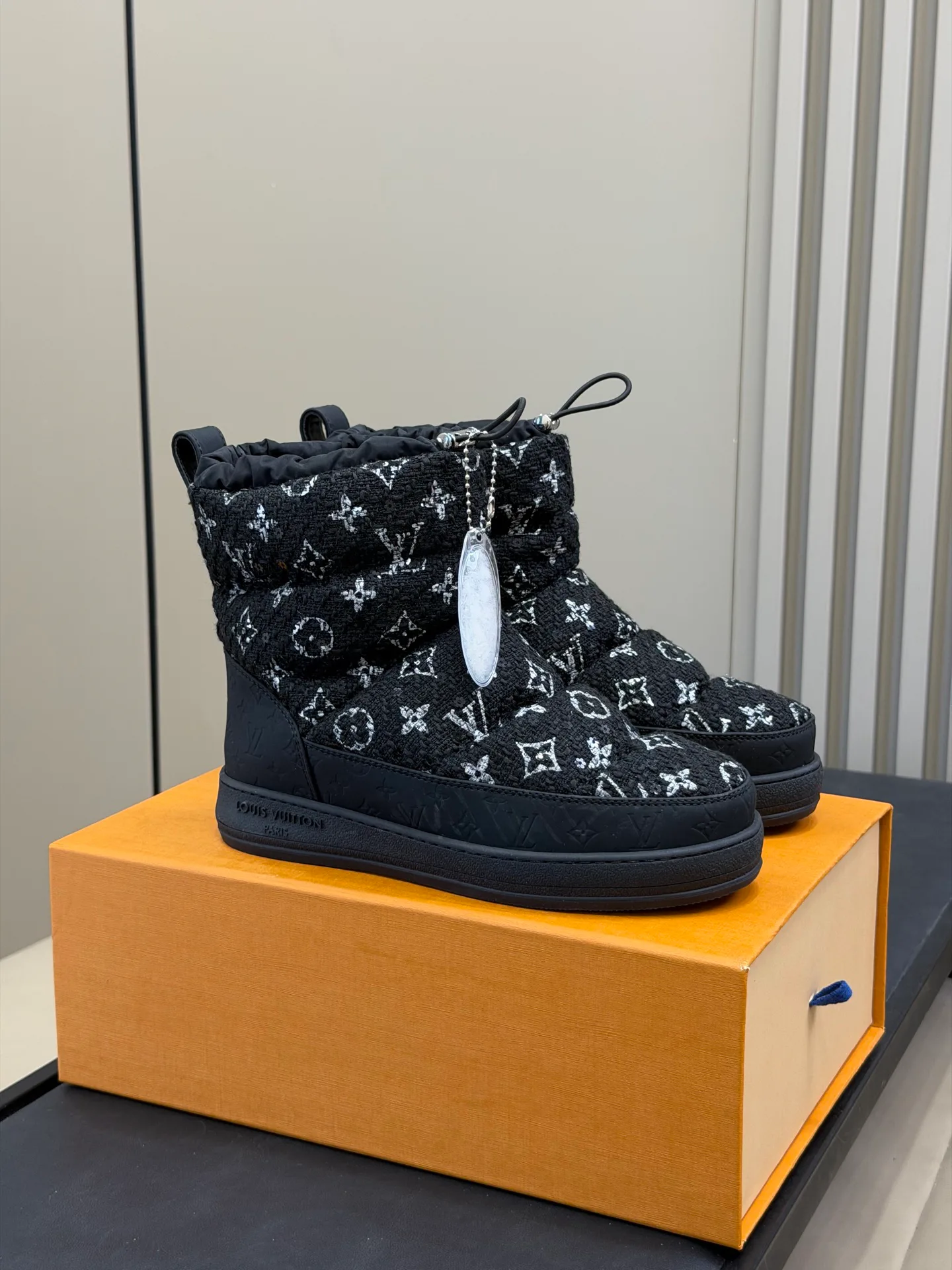 Угги Женские Louis Vuitton 18498044