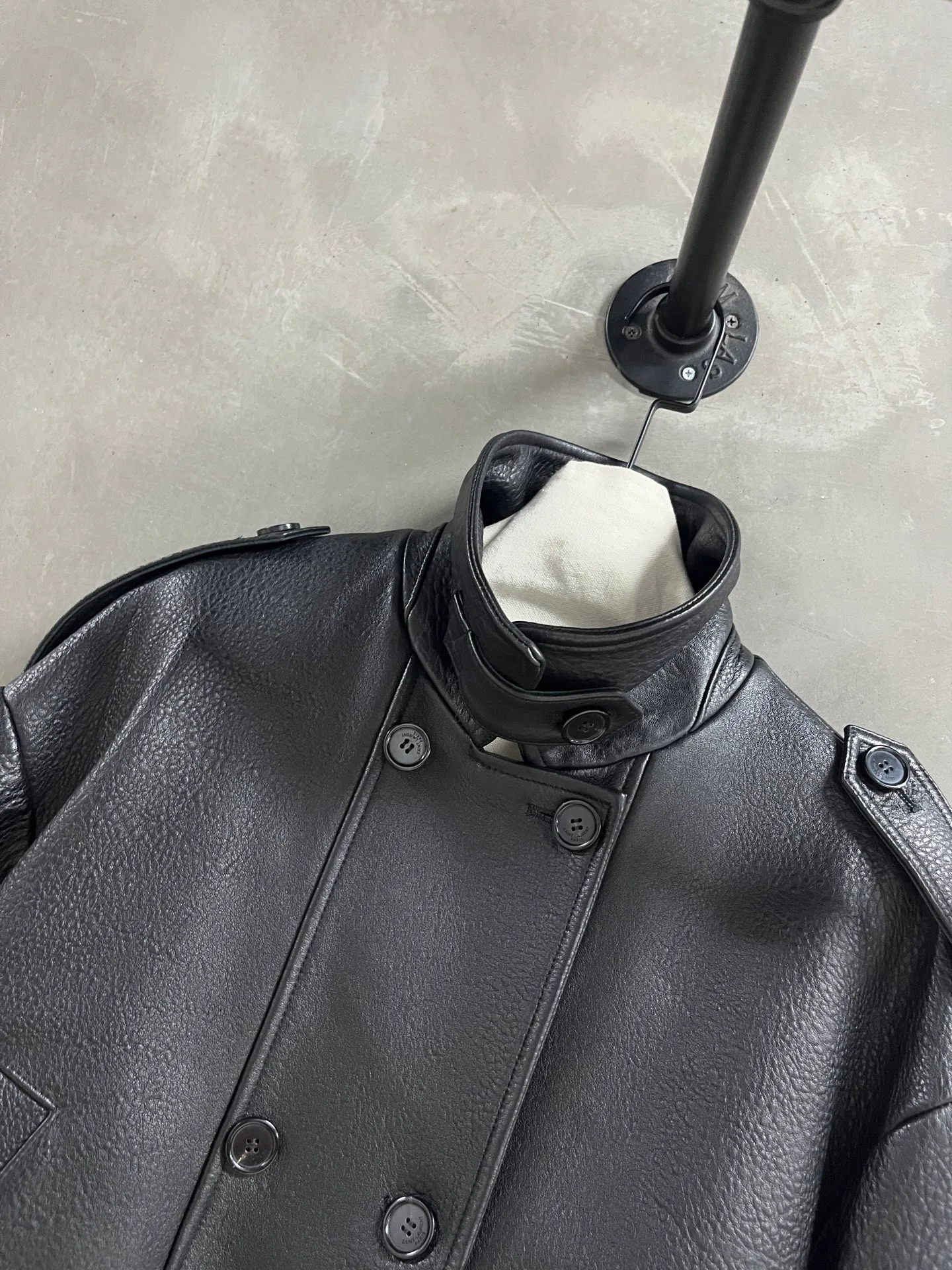 Кожаные Куртки И Дублёнки Женские Saint Laurent 18417980