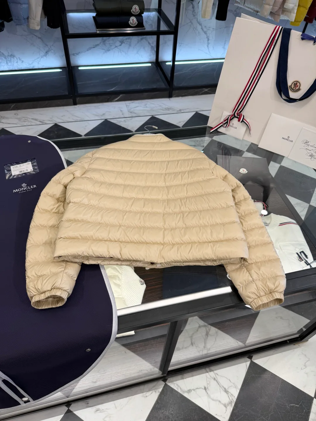 Куртки И Пуховики Женские Moncler 19964112