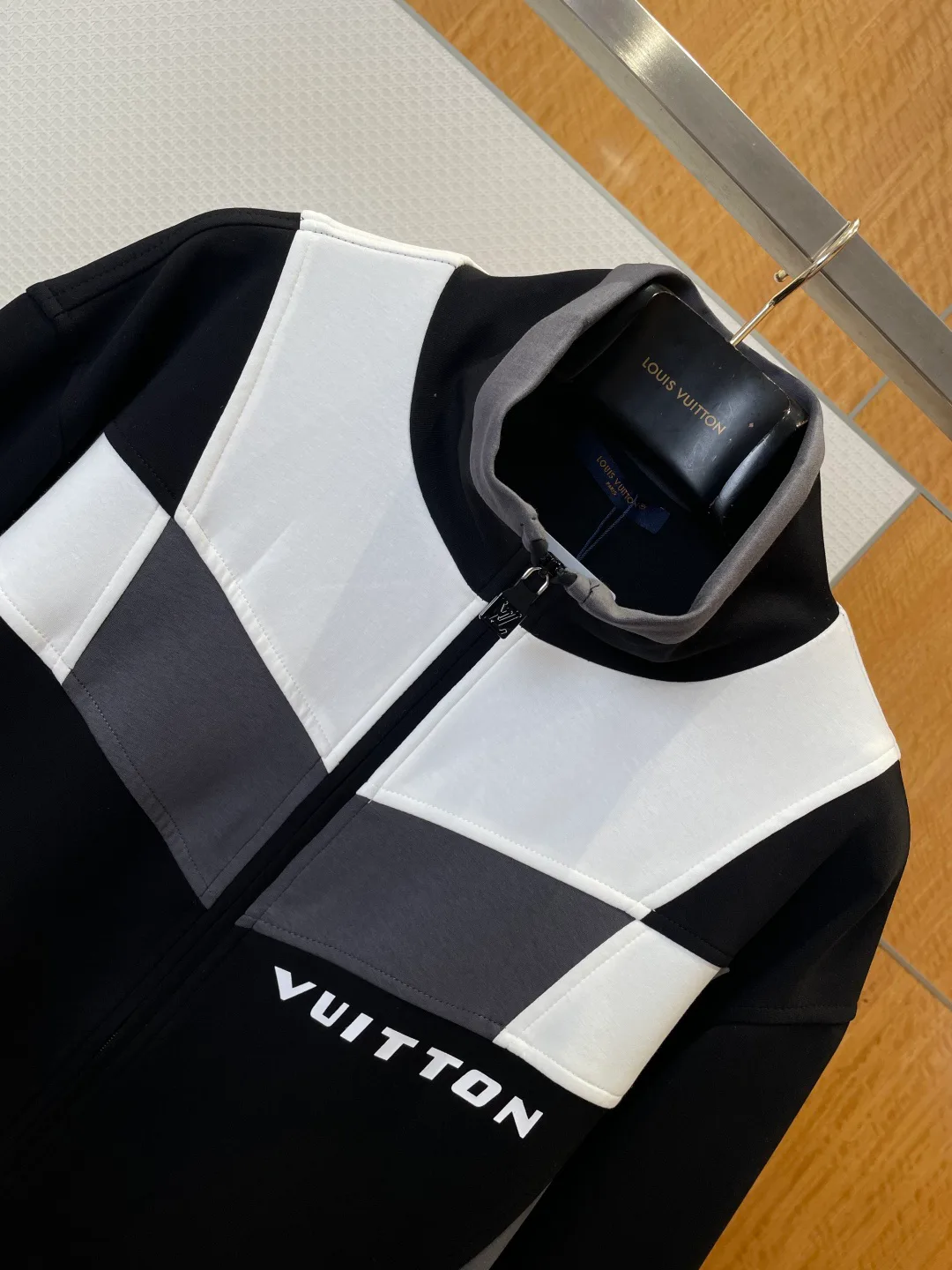 Куртки И Пуховики Мужские Louis Vuitton 5877493