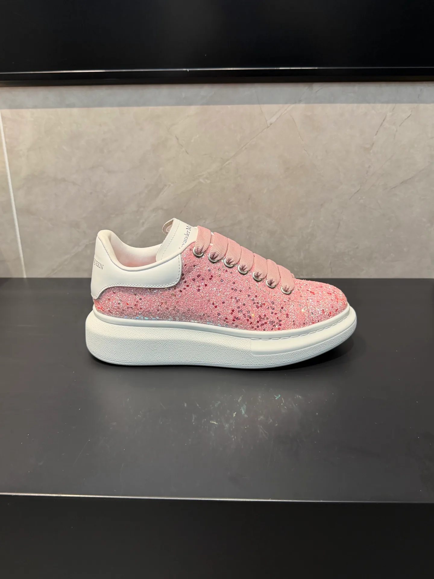 Кроссовки Женские Alexander Mcqueen 18891472