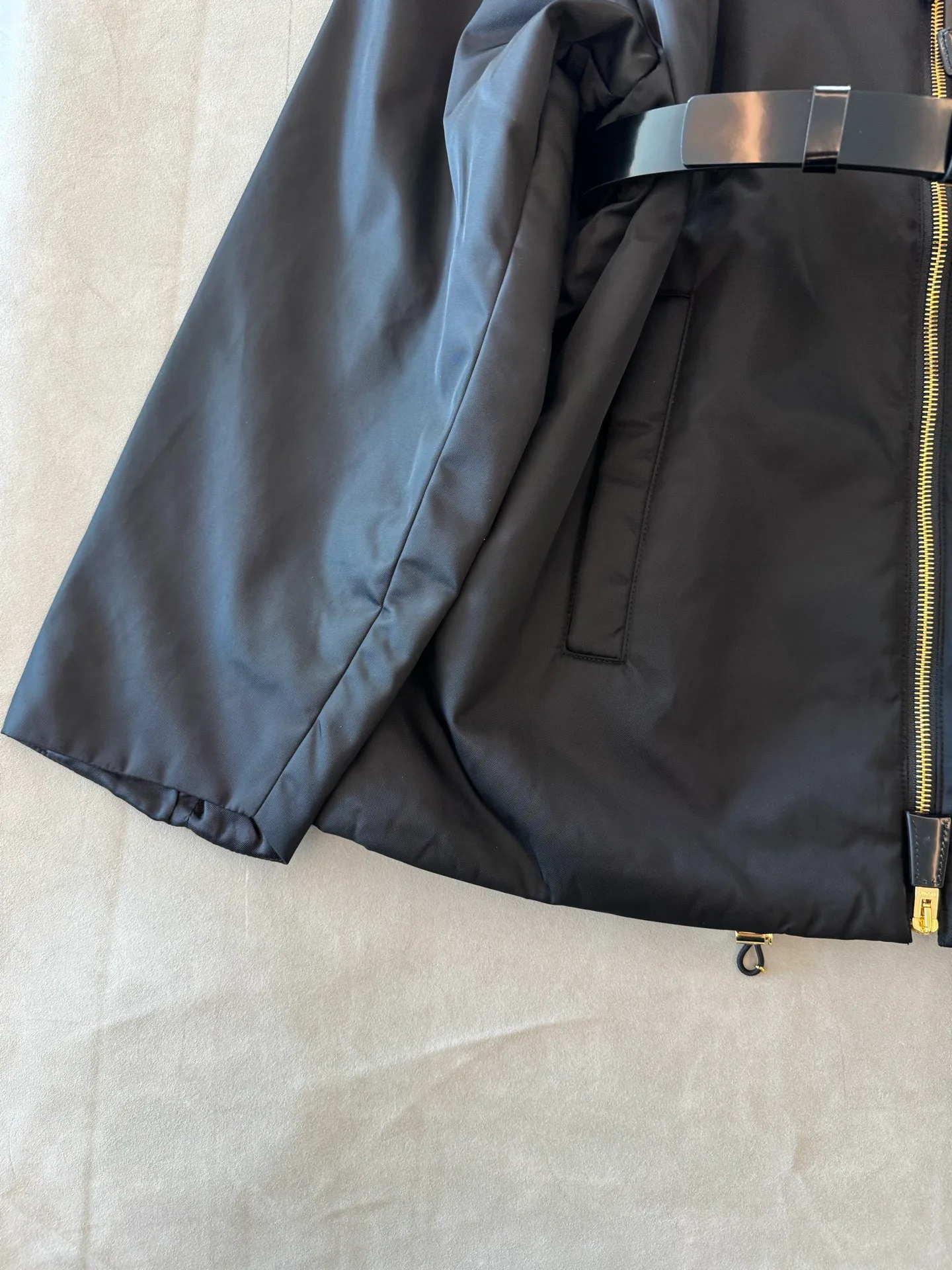 Куртки И Пуховики Женские Prada 18189294