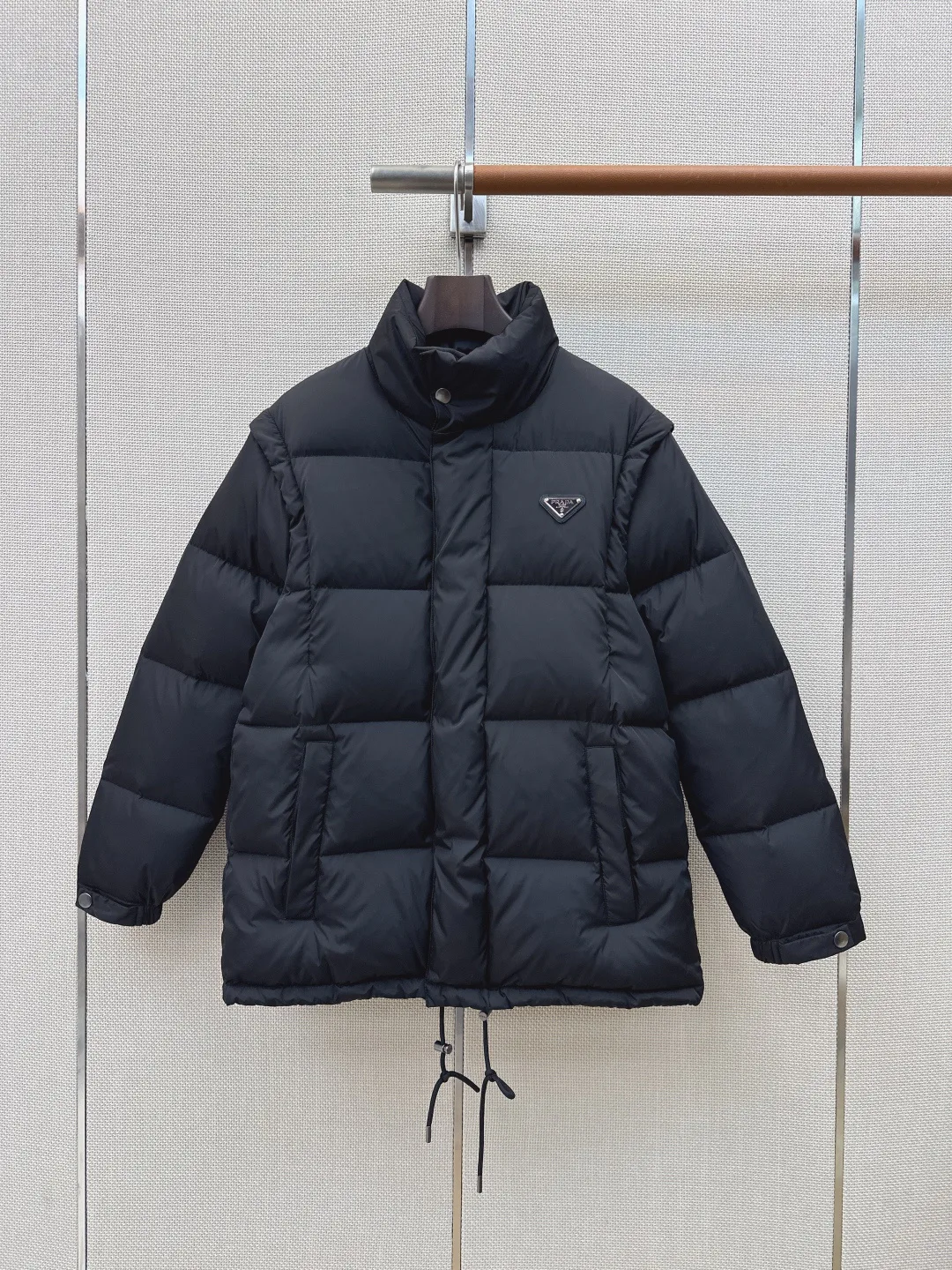 Куртки И Пуховики Женские Prada 18348218