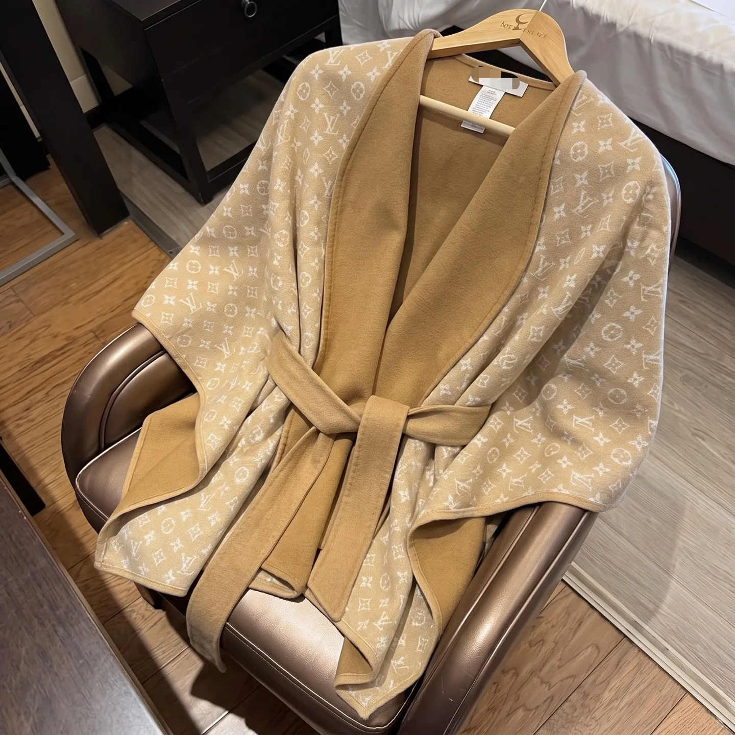 Пальто Женские Louis Vuitton 18262606