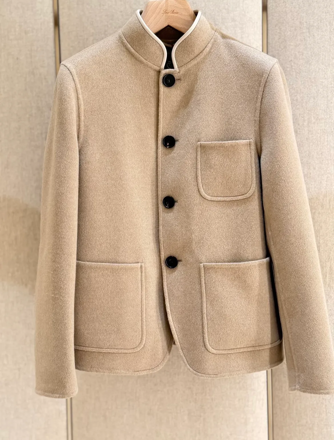 Куртки И Пуховики Женские Loro Piana 18016771