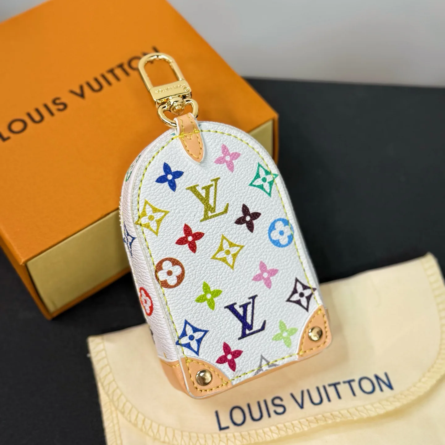 Клатчи Женские Louis Vuitton 13271460