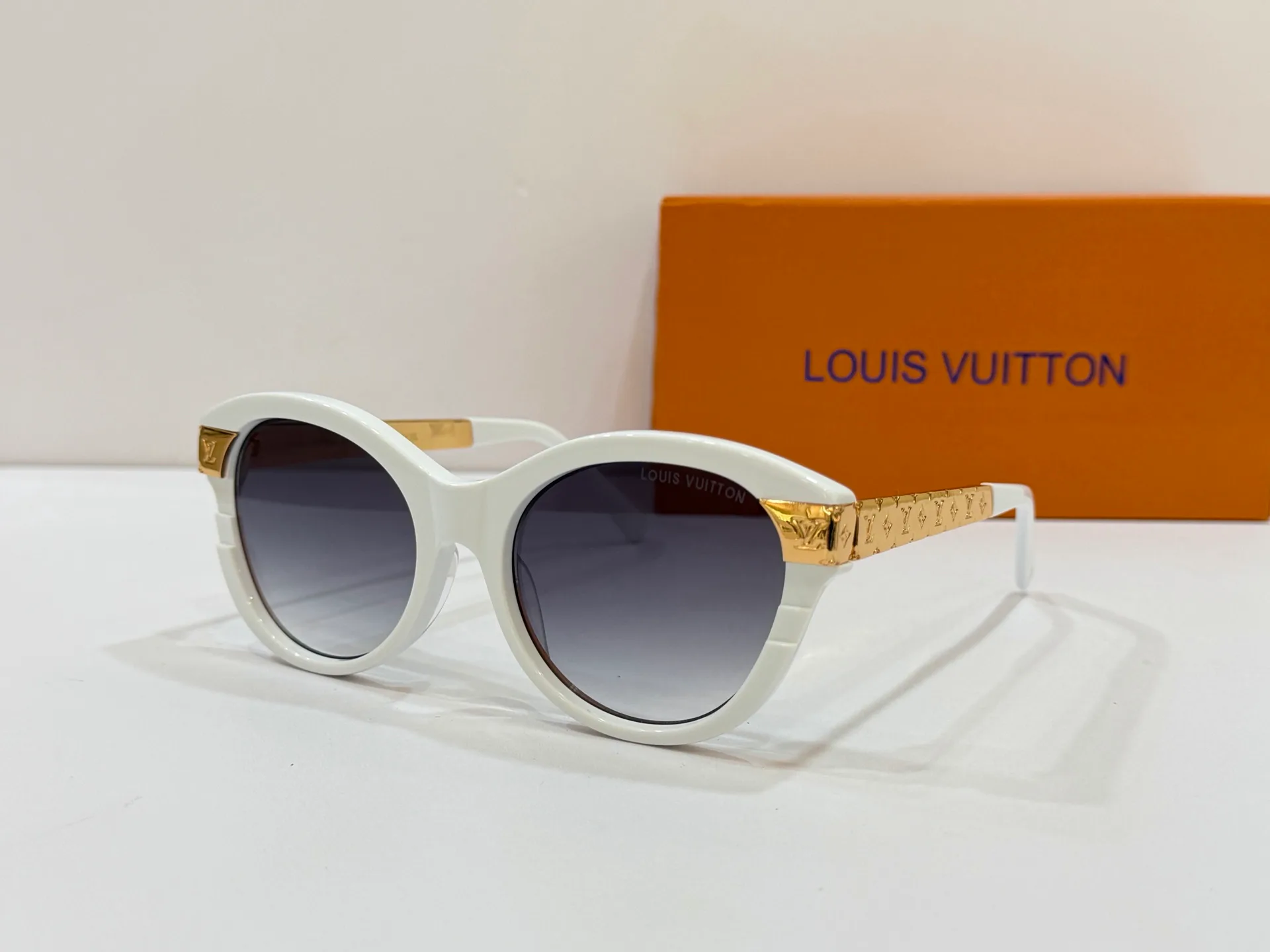 Очки Louis Vuitton 13441536